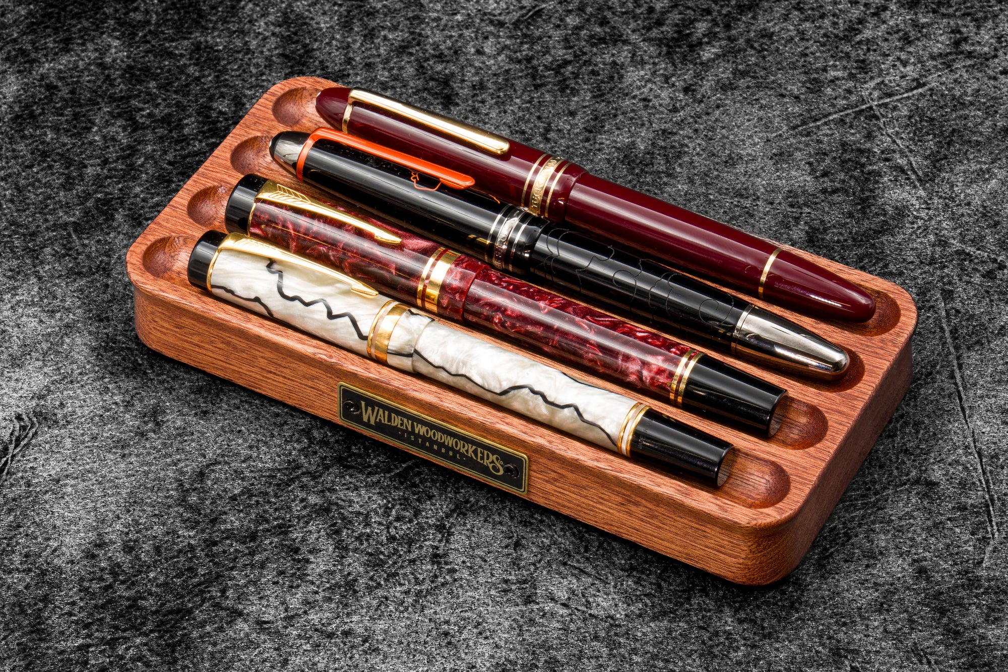 The Pen Station - Ahşap Kalem Standı - Maun