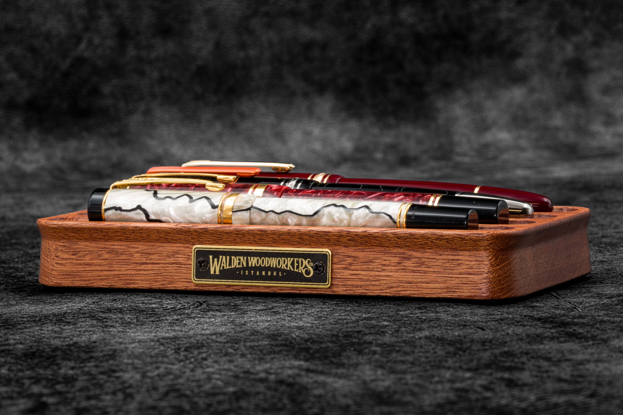 The Pen Station - Ahşap Kalem Standı - Maun