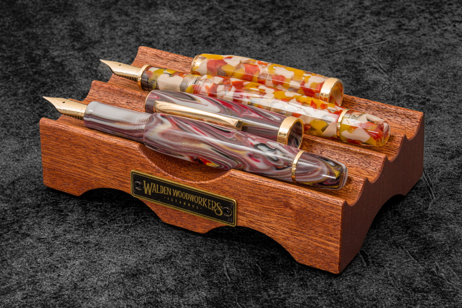 The Pen Bridge - Ahşap Kalem Standı - Maun