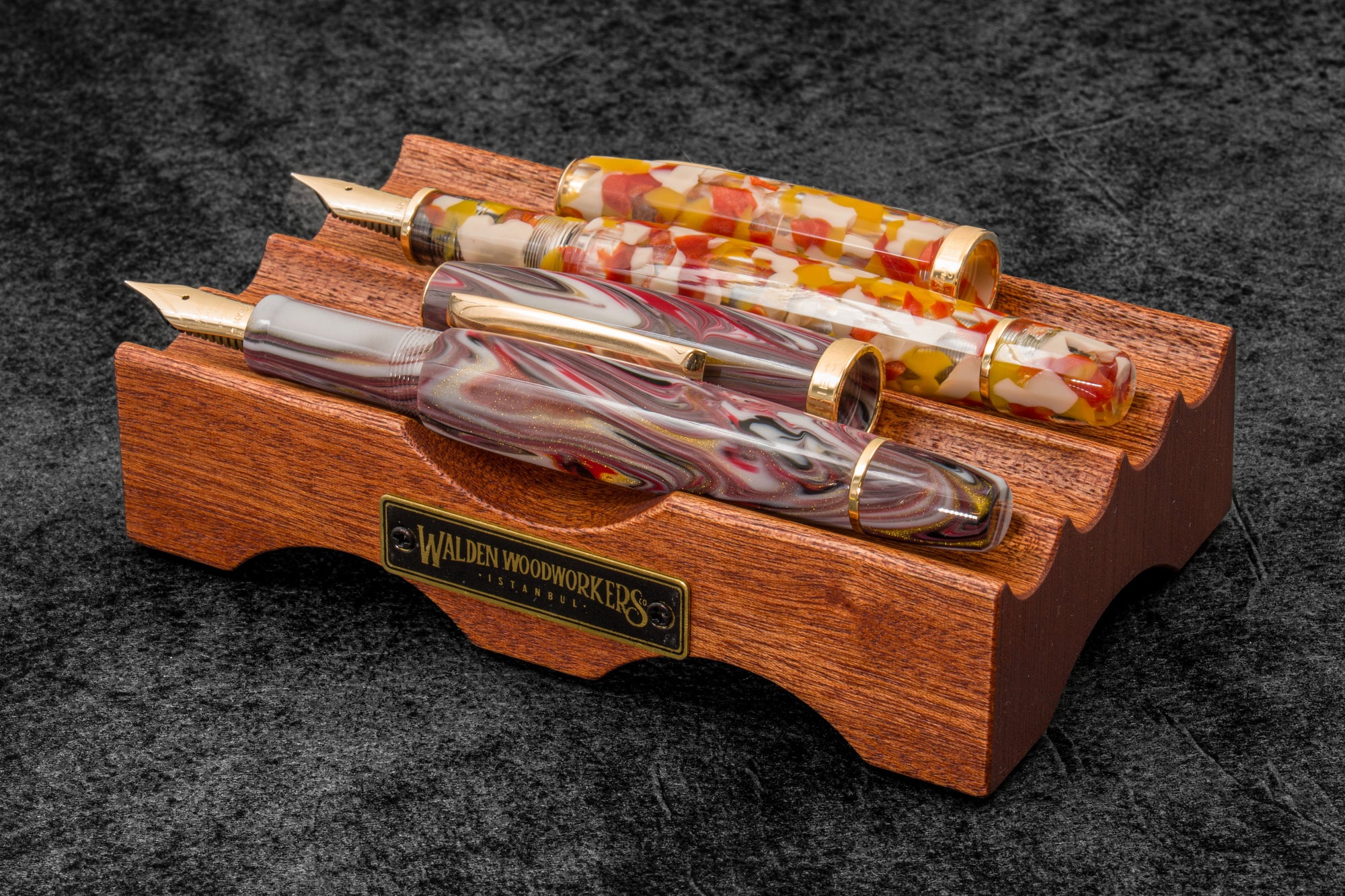 The Pen Bridge - Ahşap Kalem Standı - Maun