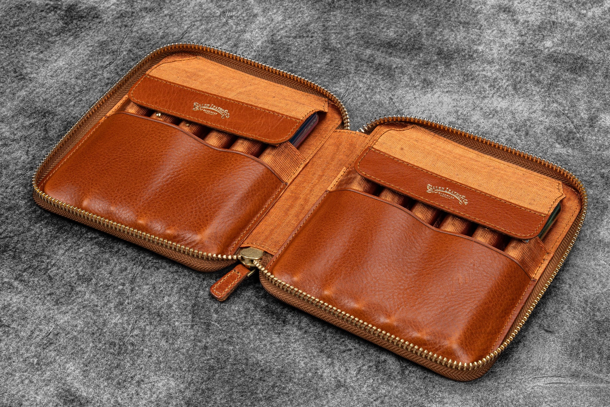 Legacy 12’li Fermuarlı Deri Kalem Çantası A6 – Deep Cognac