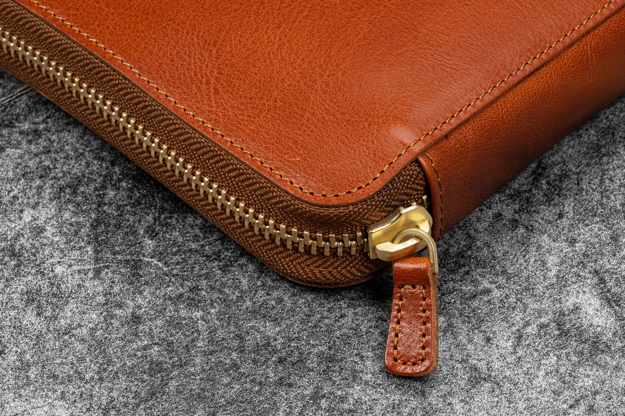 Legacy Leather Zip Pen Case For 12 Pens - A6 - Deep Cognac
