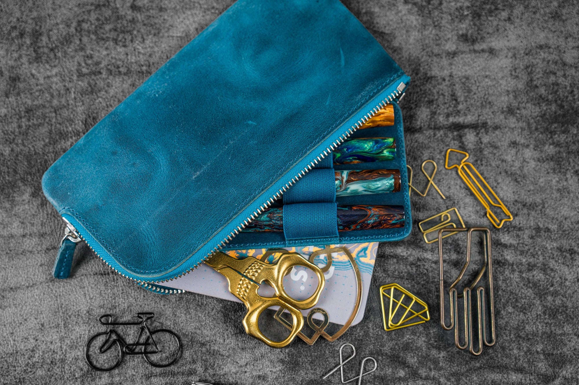 Deri &quot;Slip-N-Zip&quot; 4&#39;lü Fermuarlı Kalem Kılıfı - C.H. Okyanus Mavi