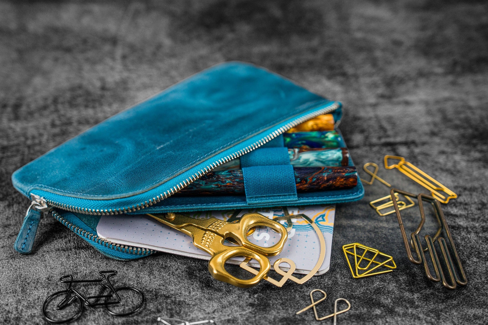 Deri &quot;Slip-N-Zip&quot; 4&#39;lü Fermuarlı Kalem Kılıfı - C.H. Okyanus Mavi