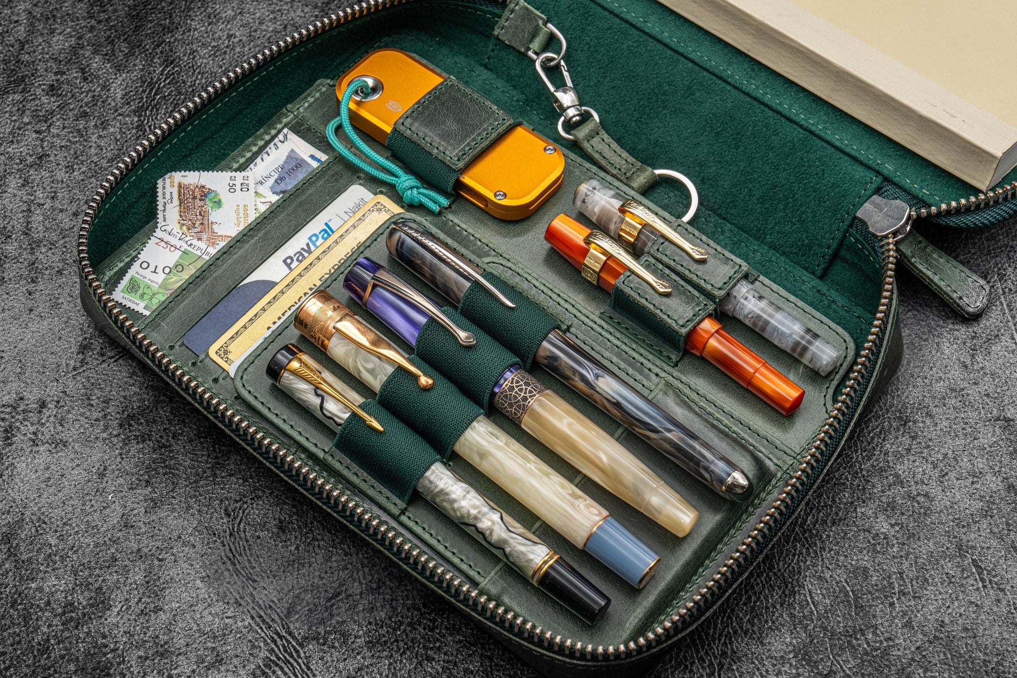 Expansi-Folio Deri Geniş A5 Fermuarlı Organizer - C. H. Forest Green