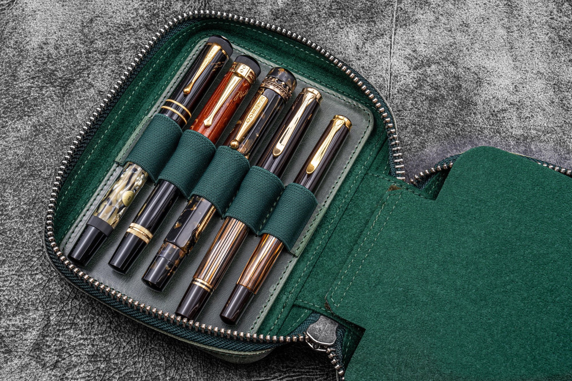 Expansi-Pouch Deri Geniş 10&#39;lu Kalemlik - İçi Çıkarılabilir - C. H. Forest Green