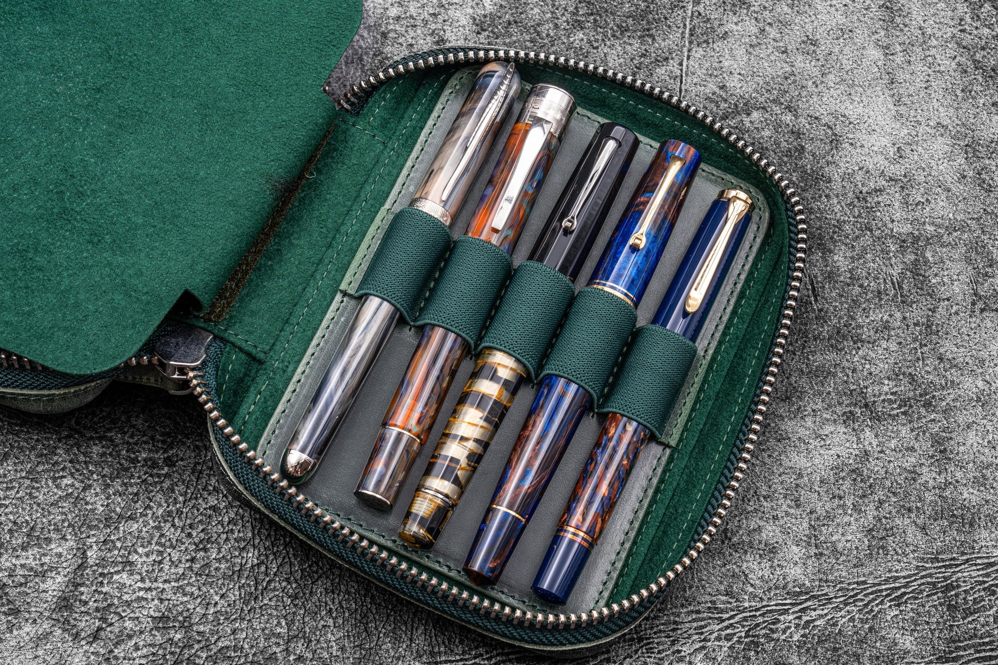 Expansi-Pouch Deri Geniş 10&#39;lu Kalemlik - İçi Çıkarılabilir - C. H. Forest Green