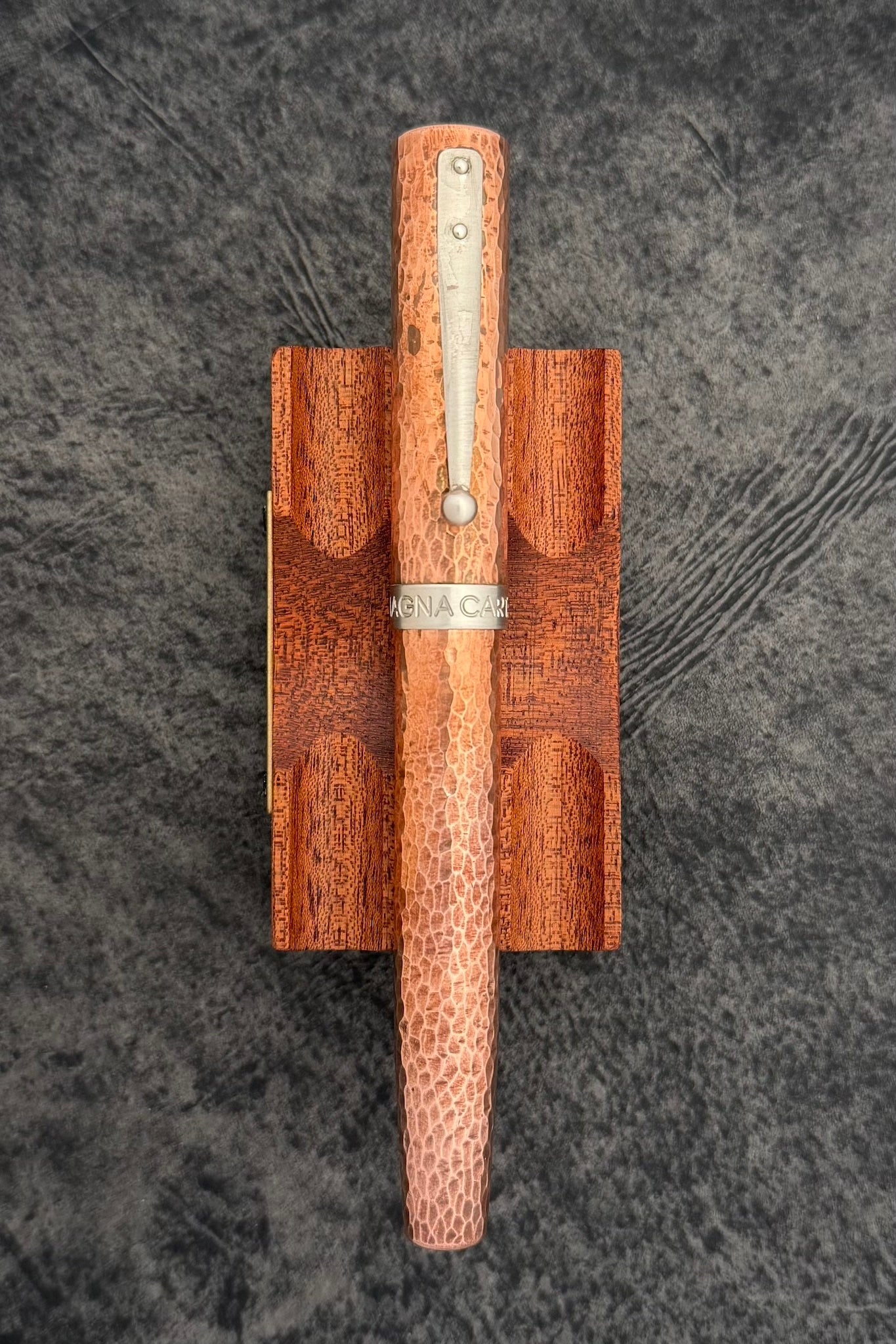 Magna Carta Mag 600 Dolmakalem 14k Gerçek Esnek Uç -Model - Dövme Bakır Klipsli  (Hafif)