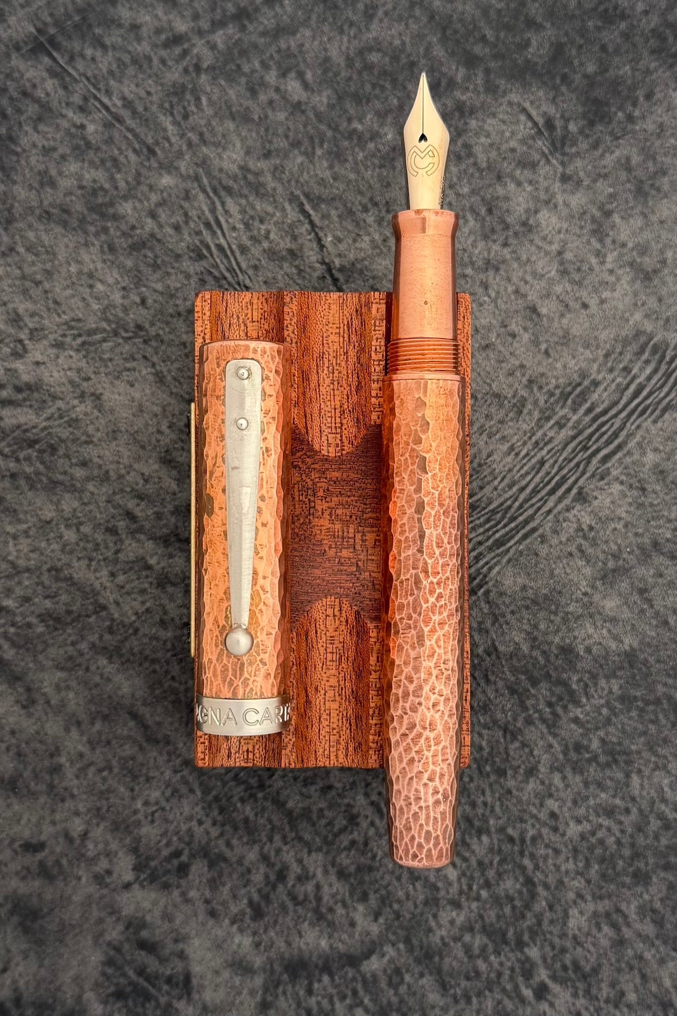 Magna Carta Mag 600 Dolmakalem 14k Gerçek Esnek Uç -Model - Dövme Bakır Klipsli  (Hafif)