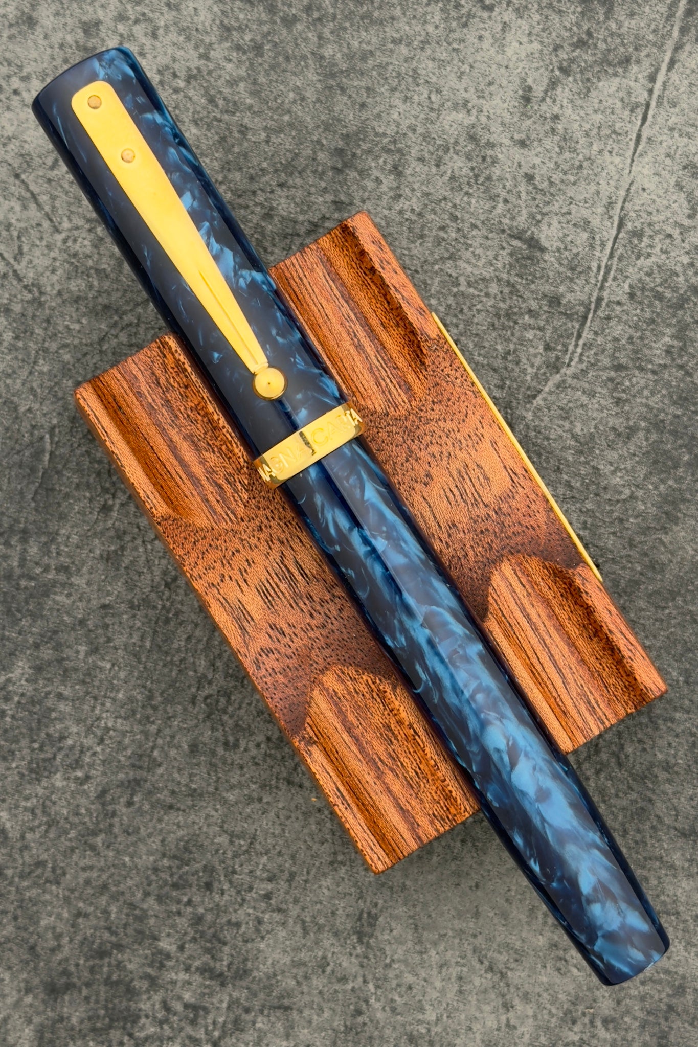 Magna Carta Mag 600 Dolmakalem 14k Esnek Uç - Mavi Celluloid Acetate