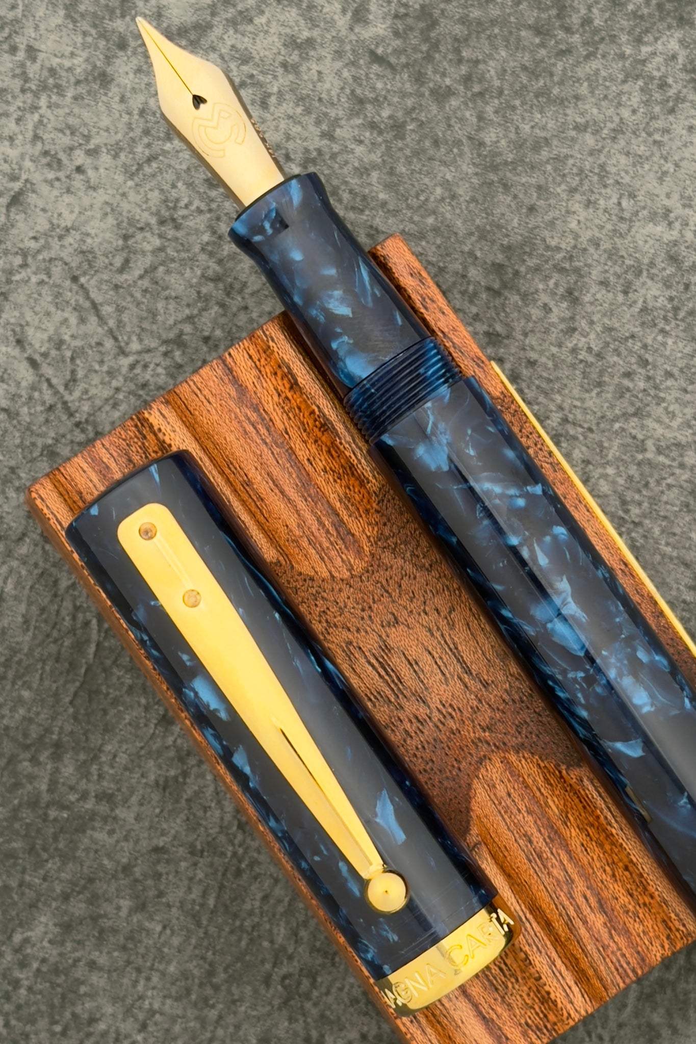 Magna Carta Mag 600 Dolmakalem 14k Esnek Uç - Mavi Celluloid Acetate