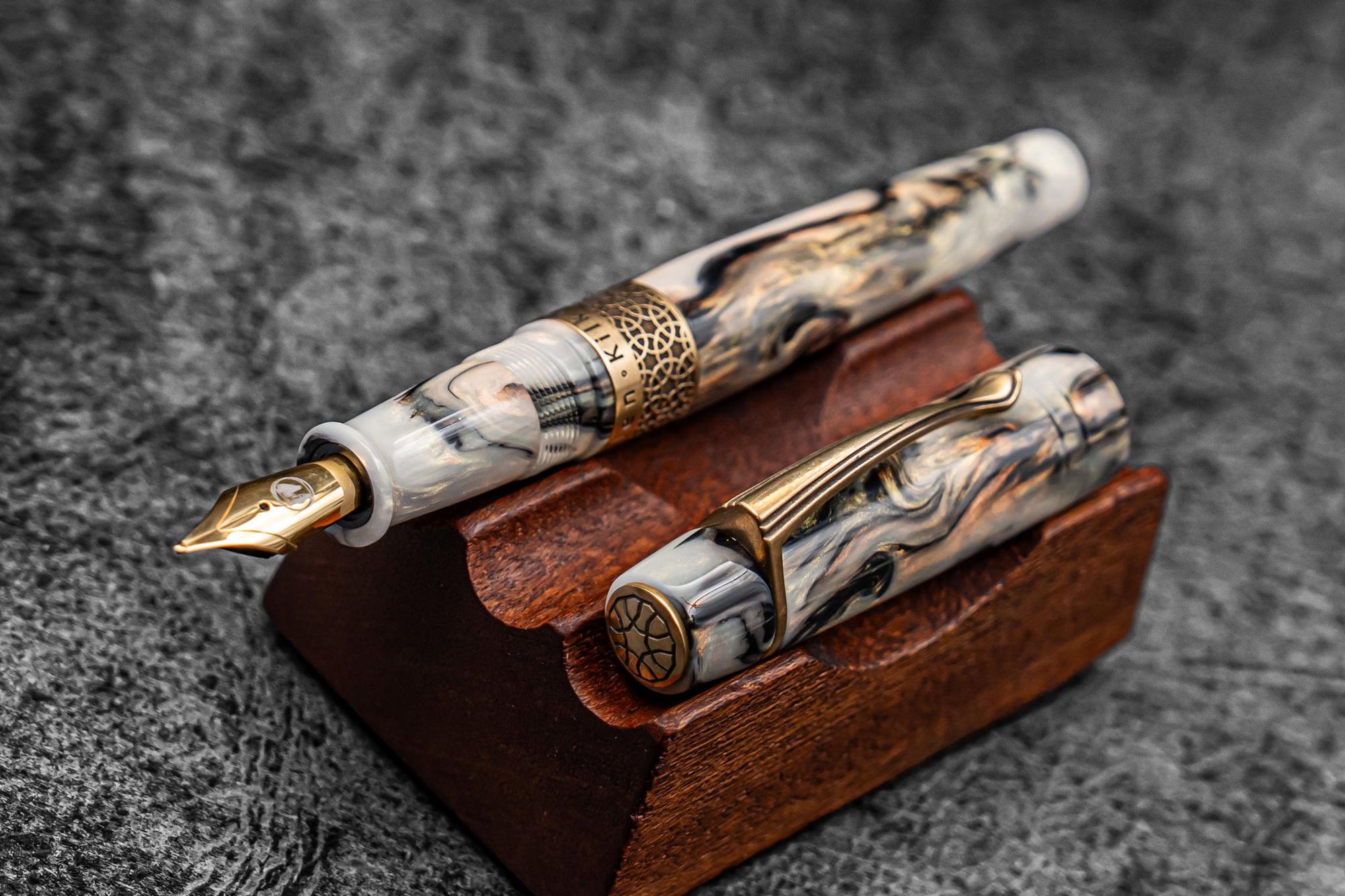 Kilk &amp; Galen SE Celestial Fountain Pen - Golden Abalone