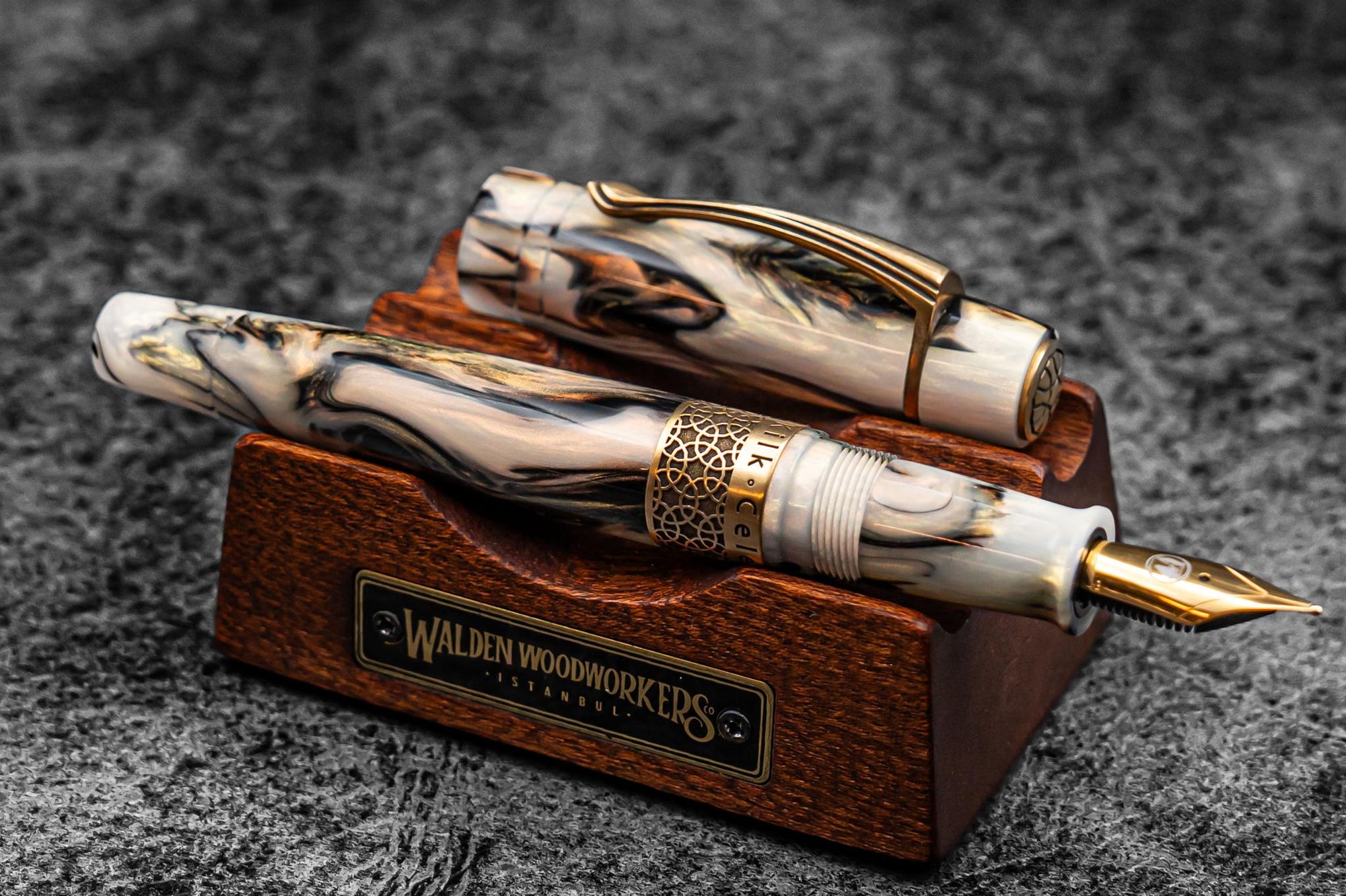 Kilk &amp; Galen SE Celestial Fountain Pen - Golden Abalone