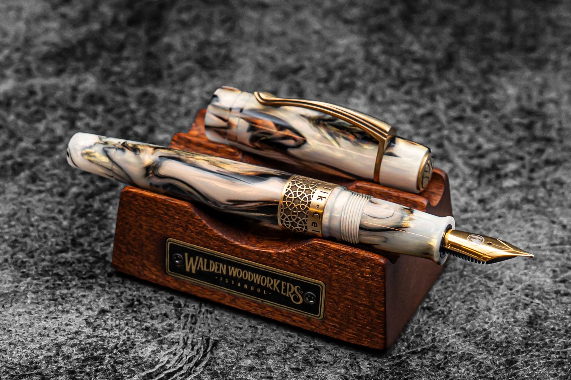 Kilk &amp; Galen SE Celestial Fountain Pen - Golden Abalone