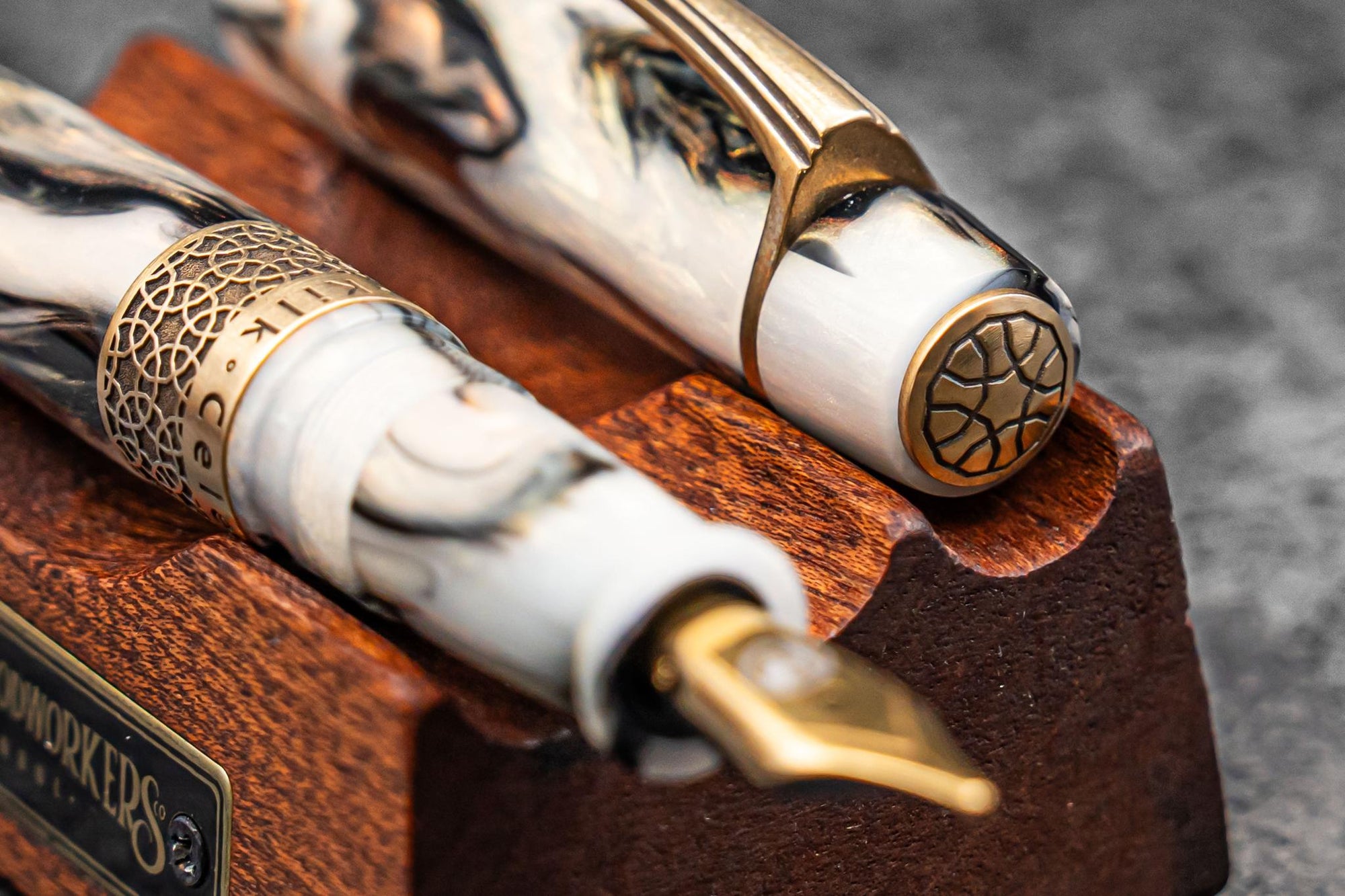 Kilk &amp; Galen SE Celestial Fountain Pen - Golden Abalone