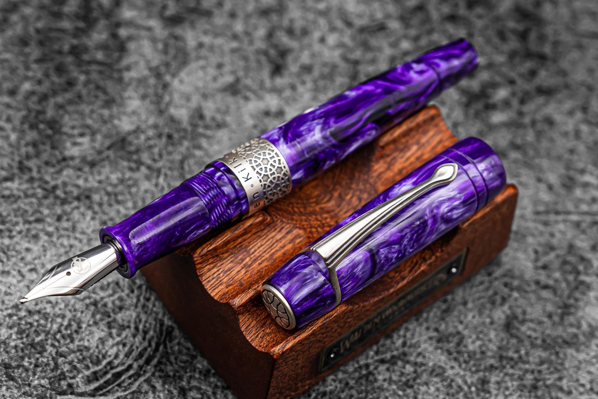 Kilk &amp; Galen SE Celestial Fountain Pen - Purple Mix