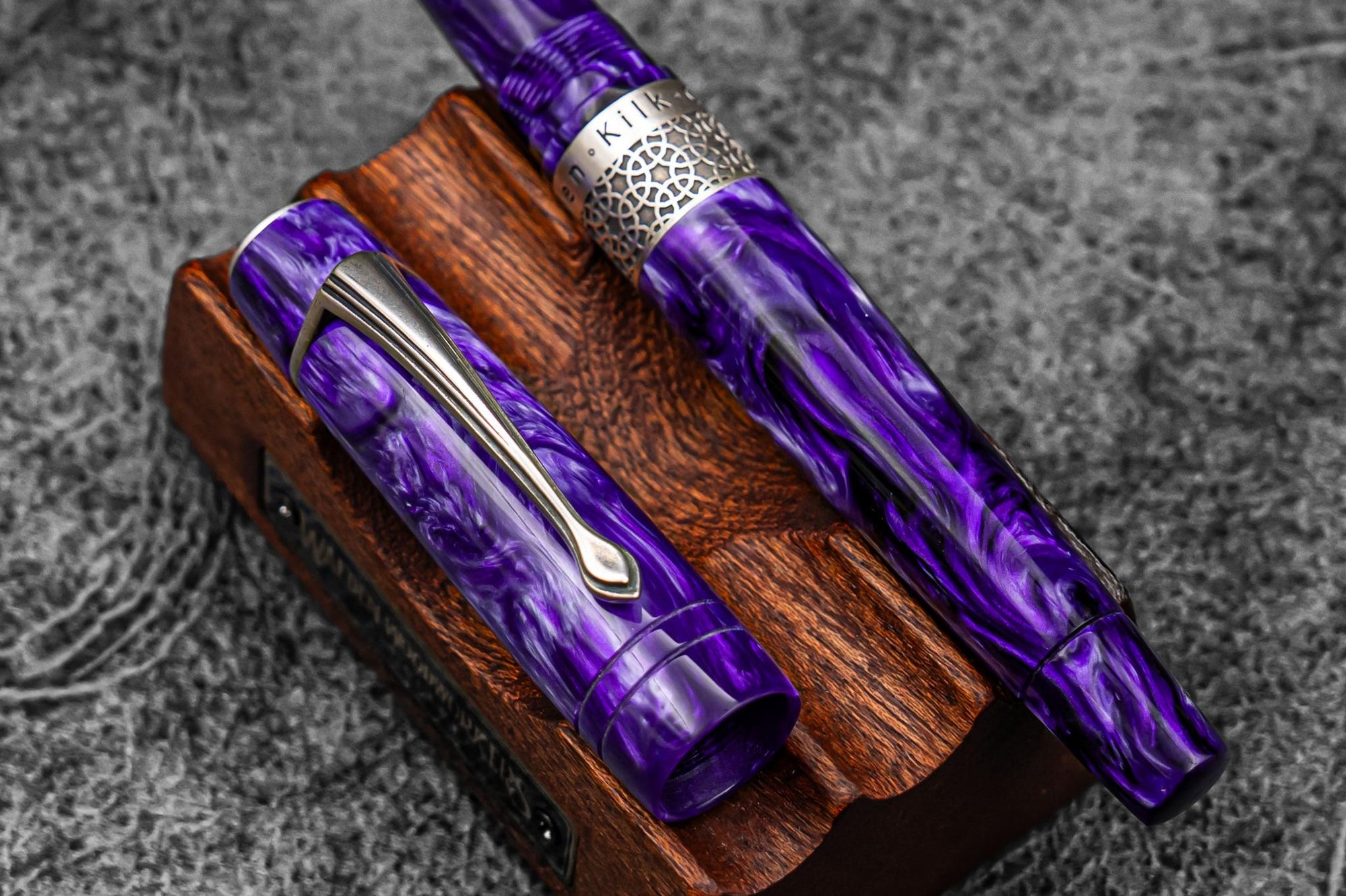 Kilk &amp; Galen SE Celestial Fountain Pen - Purple Mix