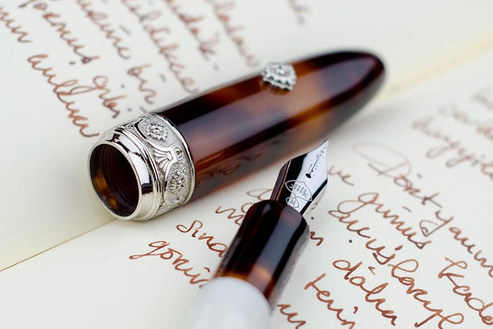 Kilk NovoBaroque Fountain Pen - Tortoise Brown