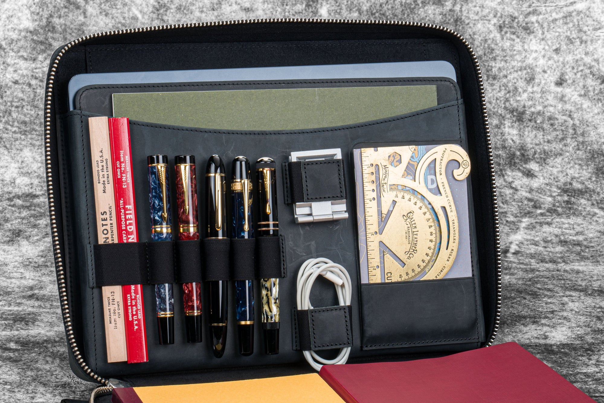 The Compendium - Omuz Askılı A4 Fermuarlı Deri Organizer - Crazy Horse Graphite