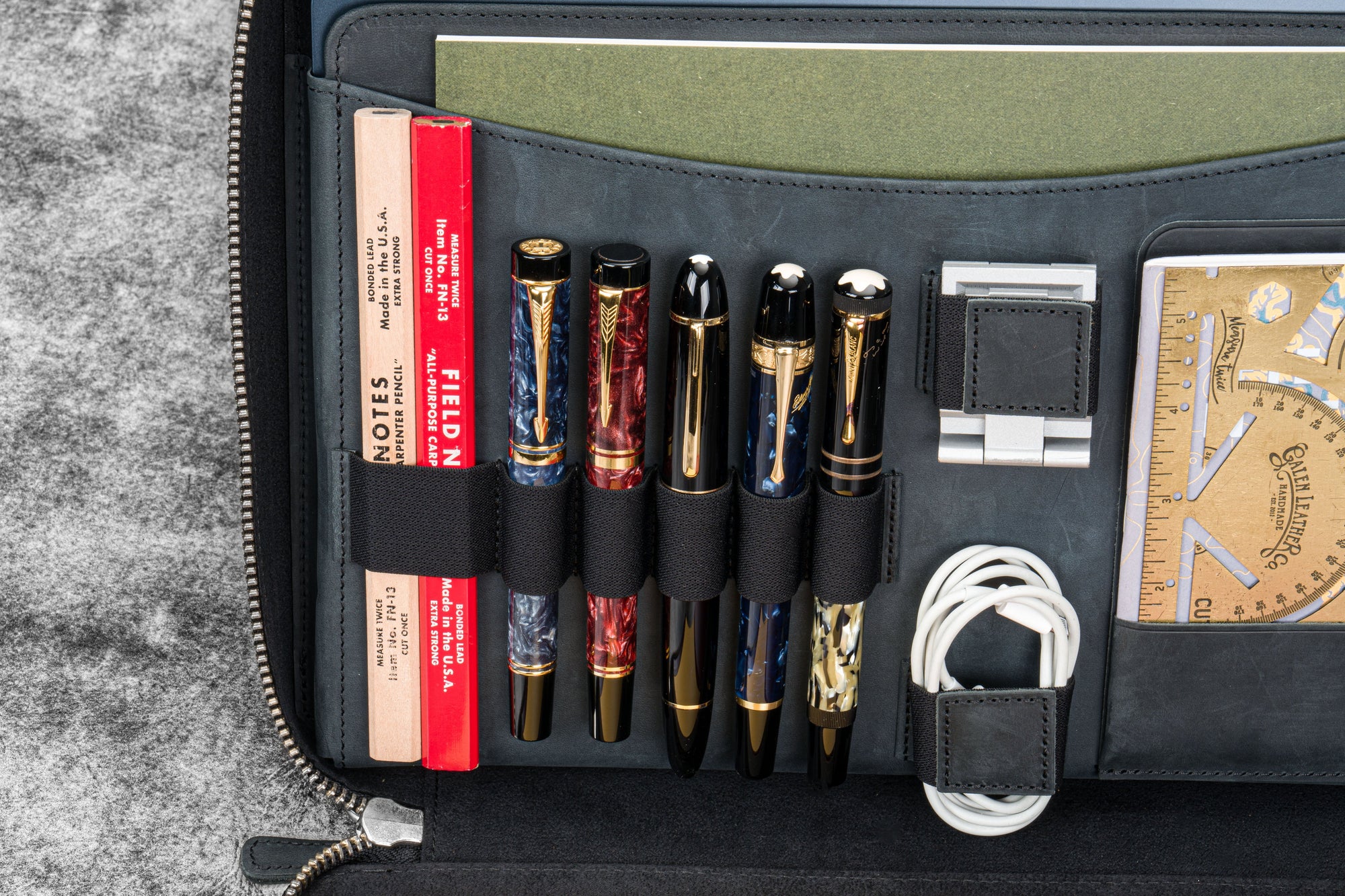 The Compendium - Omuz Askılı A4 Fermuarlı Deri Organizer - Crazy Horse Graphite