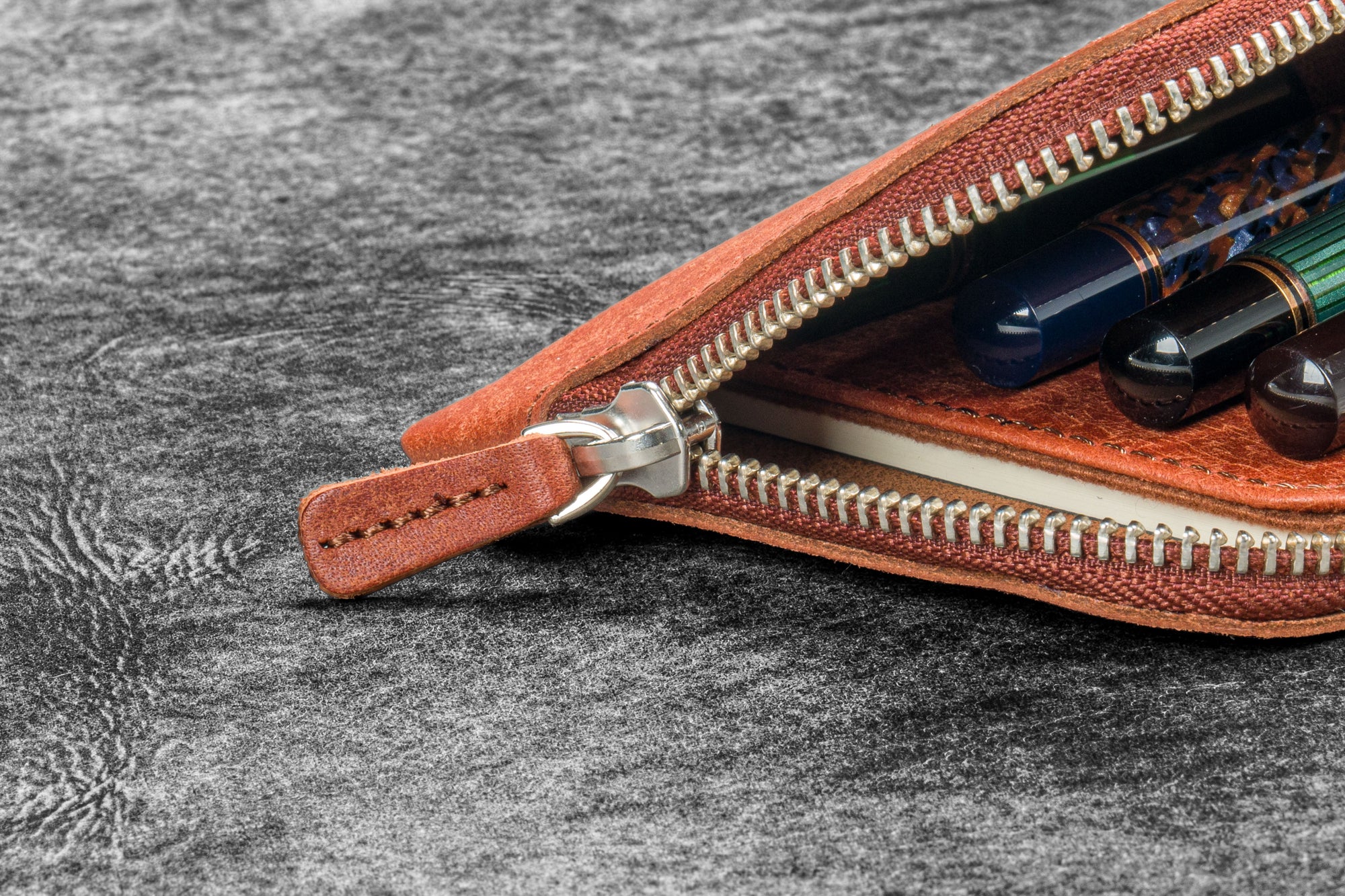 Deri "Slip-N-Zip" 4'lü Fermuarlı Kalem Kılıfı - Aged Copper