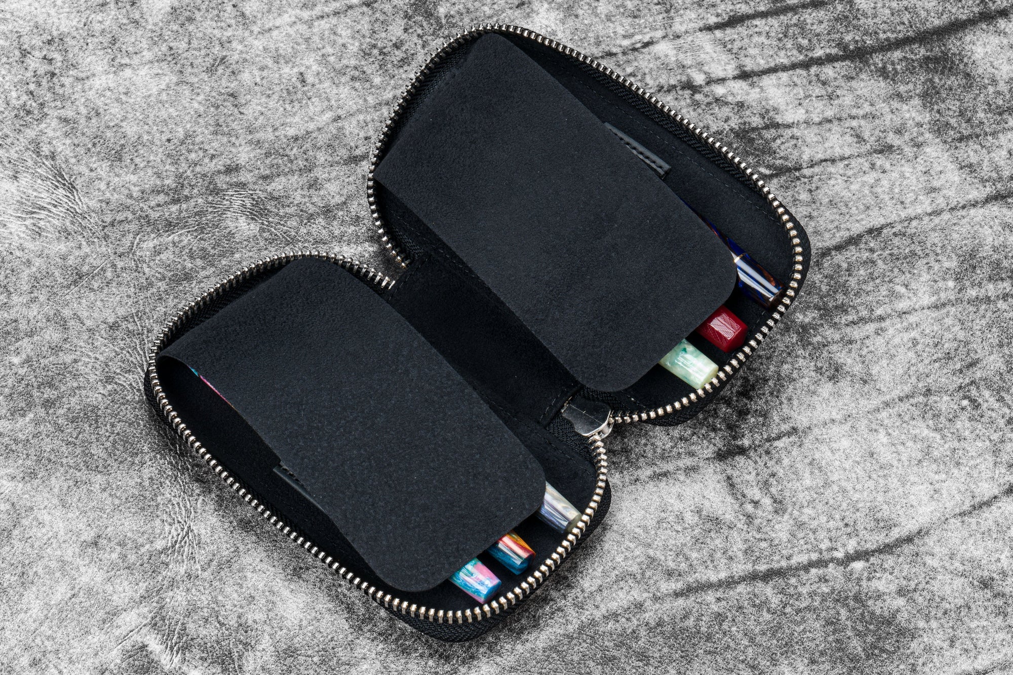 Leather Zippered 6 Slots Pen Case - Crazy Horse Graphite