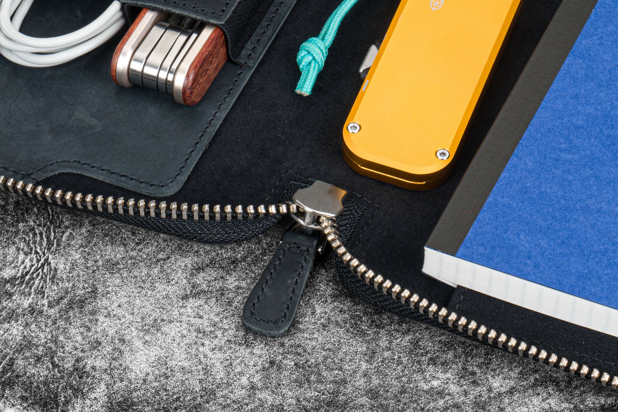 Leather Zippered Leuchtturm1917 B5 &amp; Extra Large Moleskine Folio - Crazy Horse Graphite