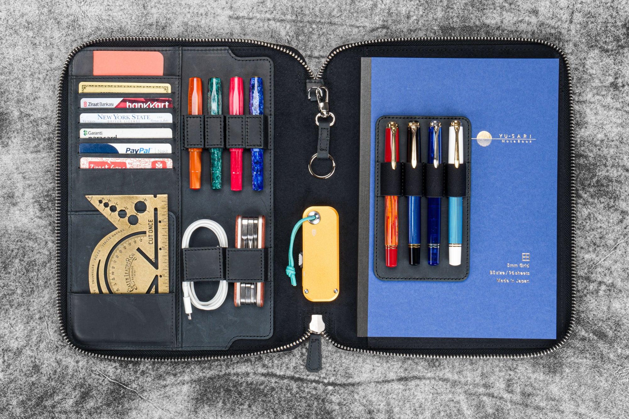 Leather Zippered Leuchtturm1917 B5 &amp; Extra Large Moleskine Folio - Crazy Horse Graphite