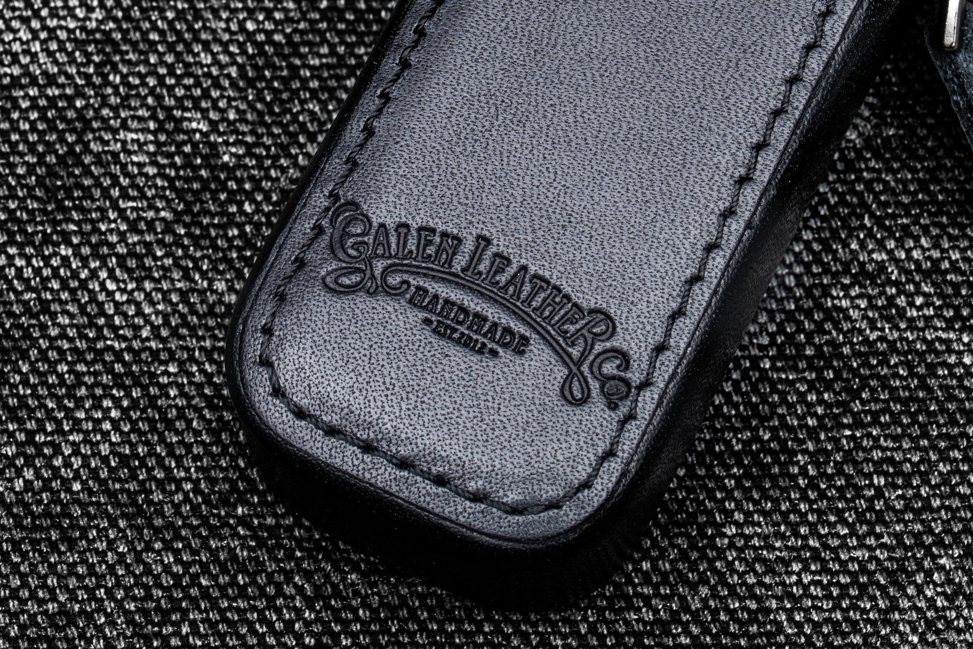 Leather Zippered Magnum Opus Single Hard Pen Case For Oversized Pens &amp; Namiki Emperor - Black