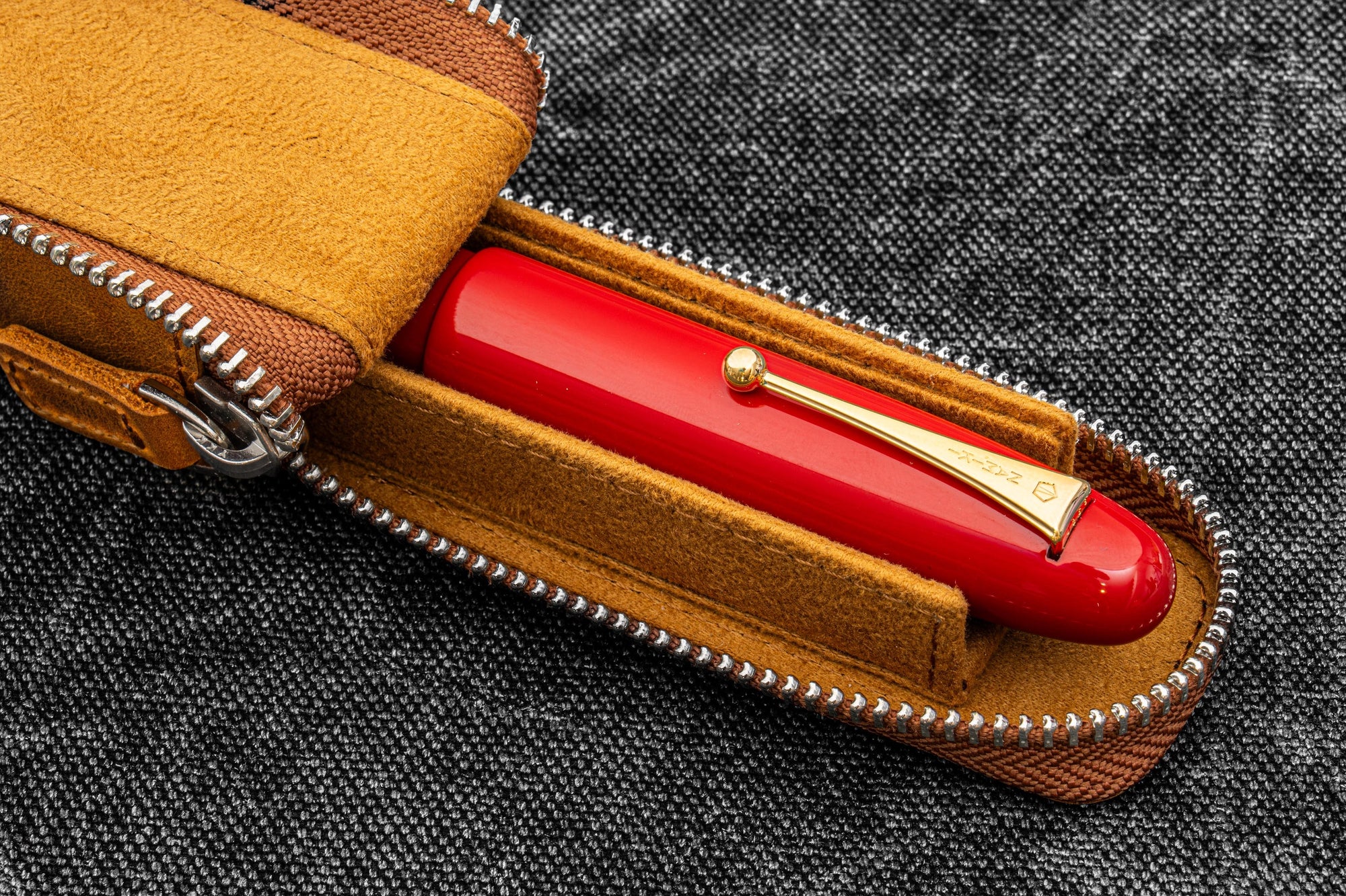 Leather Zippered Magnum Opus Single Hard Pen Case For Oversized Pens &amp; Namiki Emperor - Crazy Horse Brown