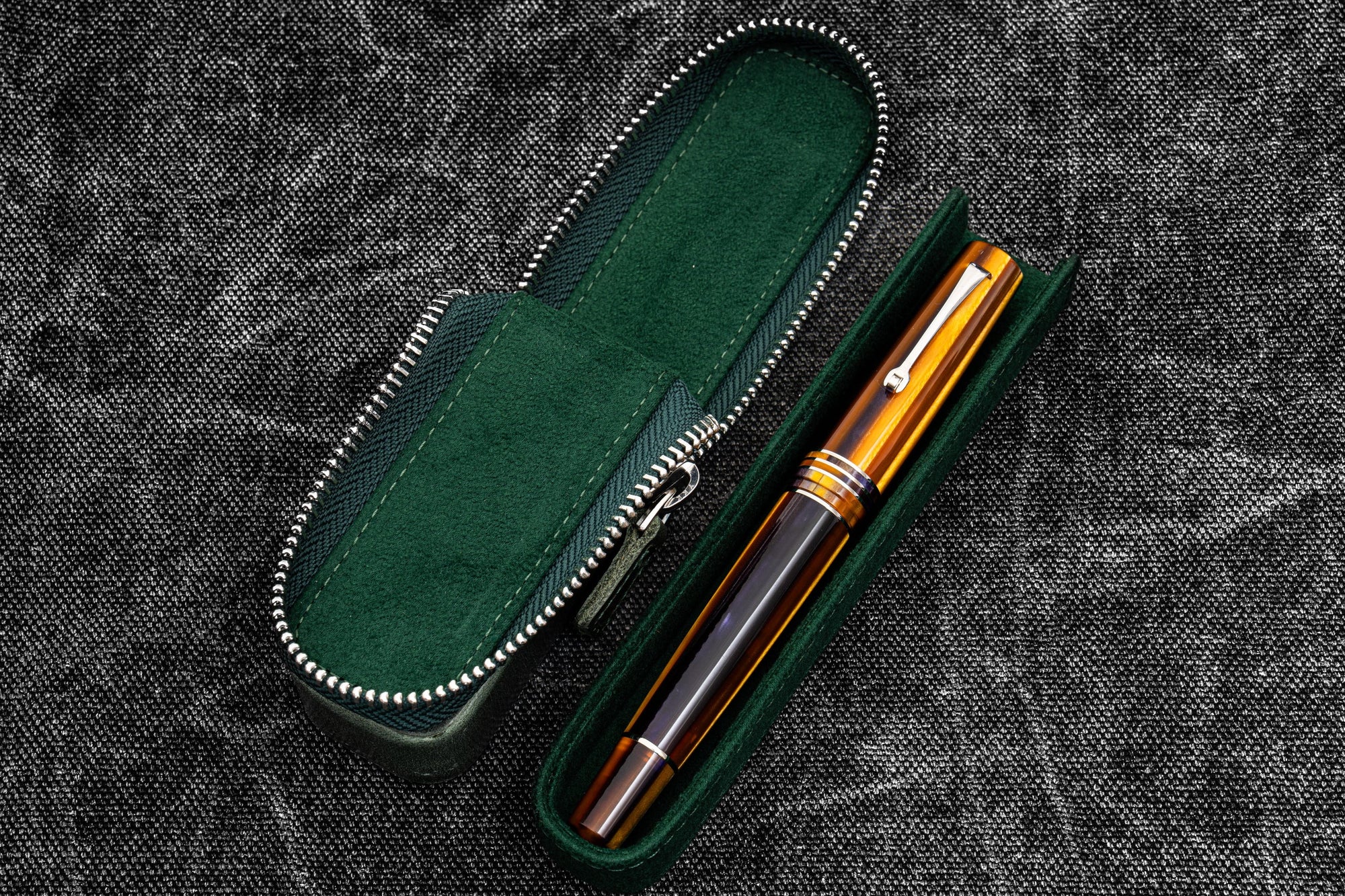 Leather Zippered Magnum Opus Single Hard Pen Case For Oversized Pens &amp; Namiki Emperor - Crazy Horse Forest Green