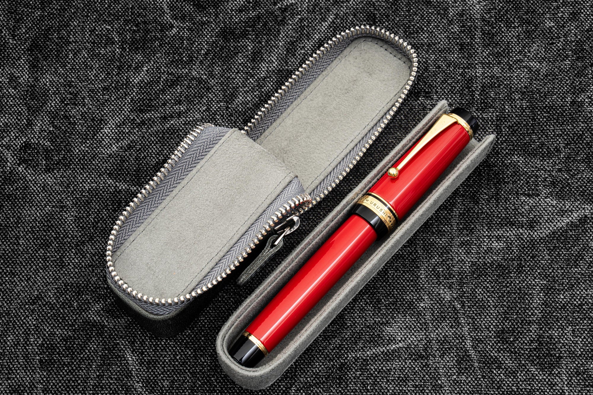 Leather Zippered Magnum Opus Single Hard Pen Case For Oversized Pens &amp; Namiki Emperor - Crazy Horse Smoky