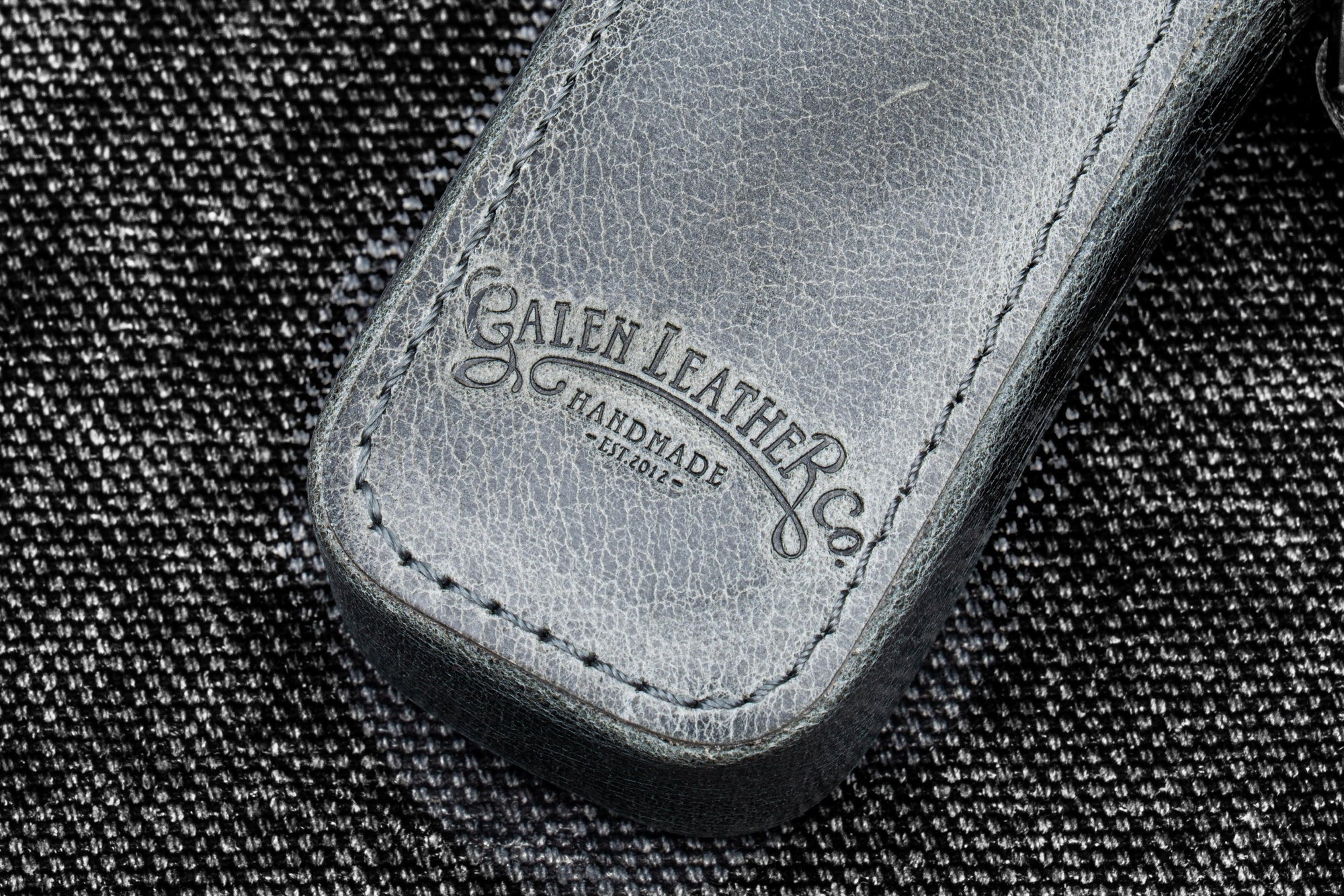 Leather Zippered Magnum Opus Single Hard Pen Case For Oversized Pens &amp; Namiki Emperor - Crazy Horse Smoky