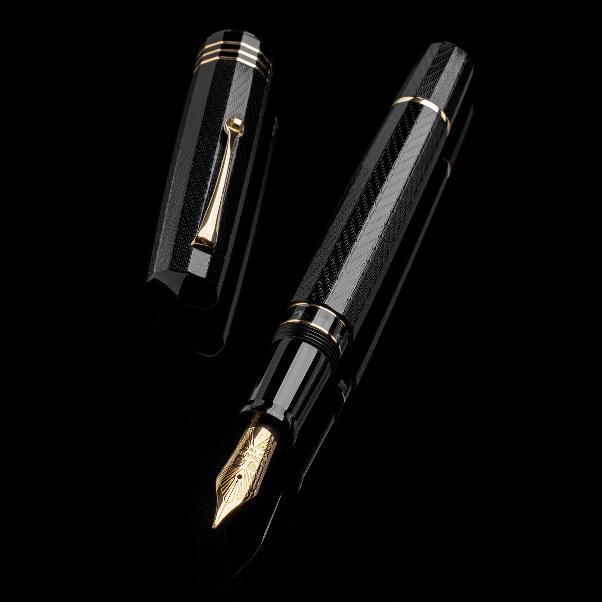 Leonardo Dodici Dolma Kalem - Guillochè 14k #8 Altın Uç