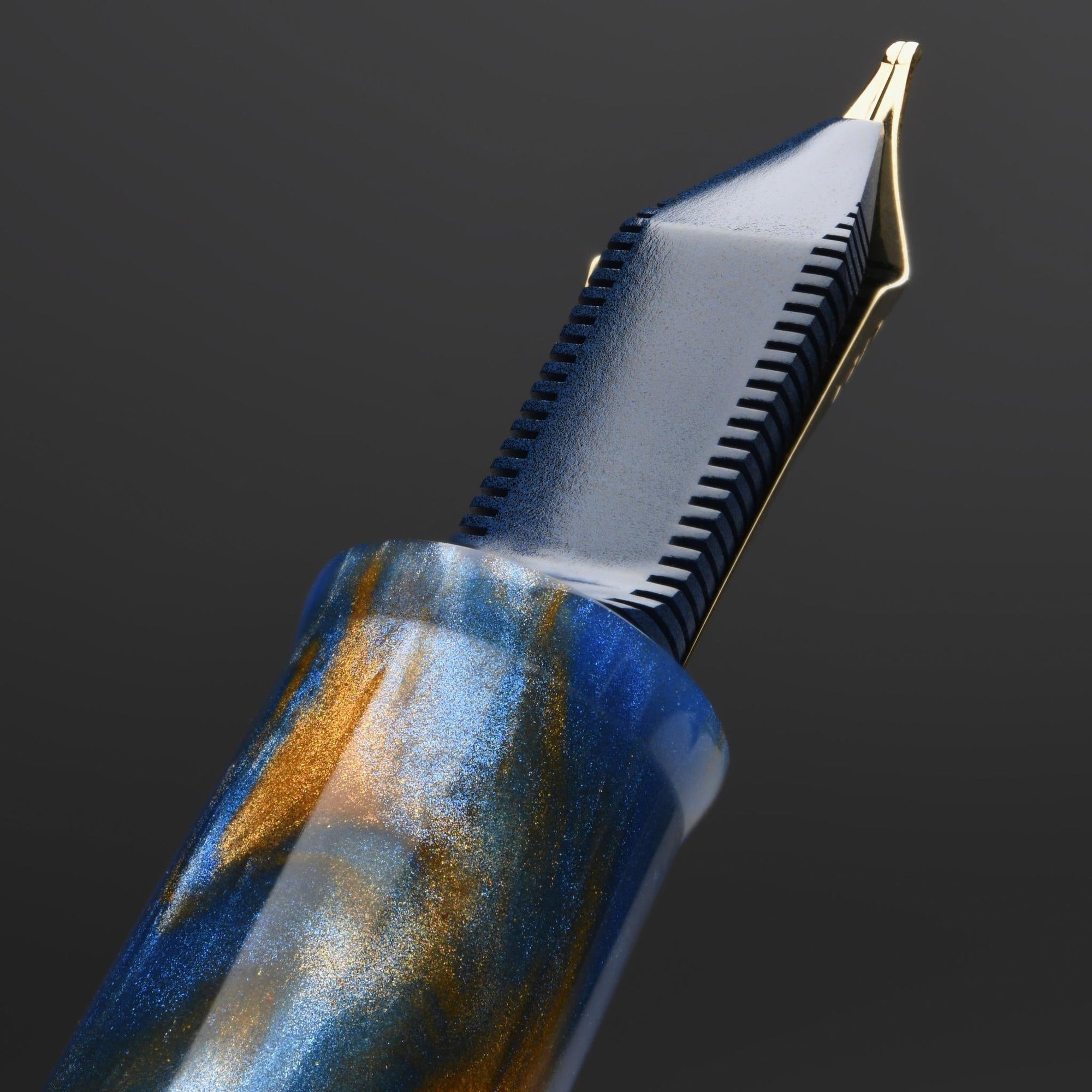 Leonardo Momento Zero Grande 2,0 Dolma Kalem – Ocean Sunrise – GT #8 14K Gold