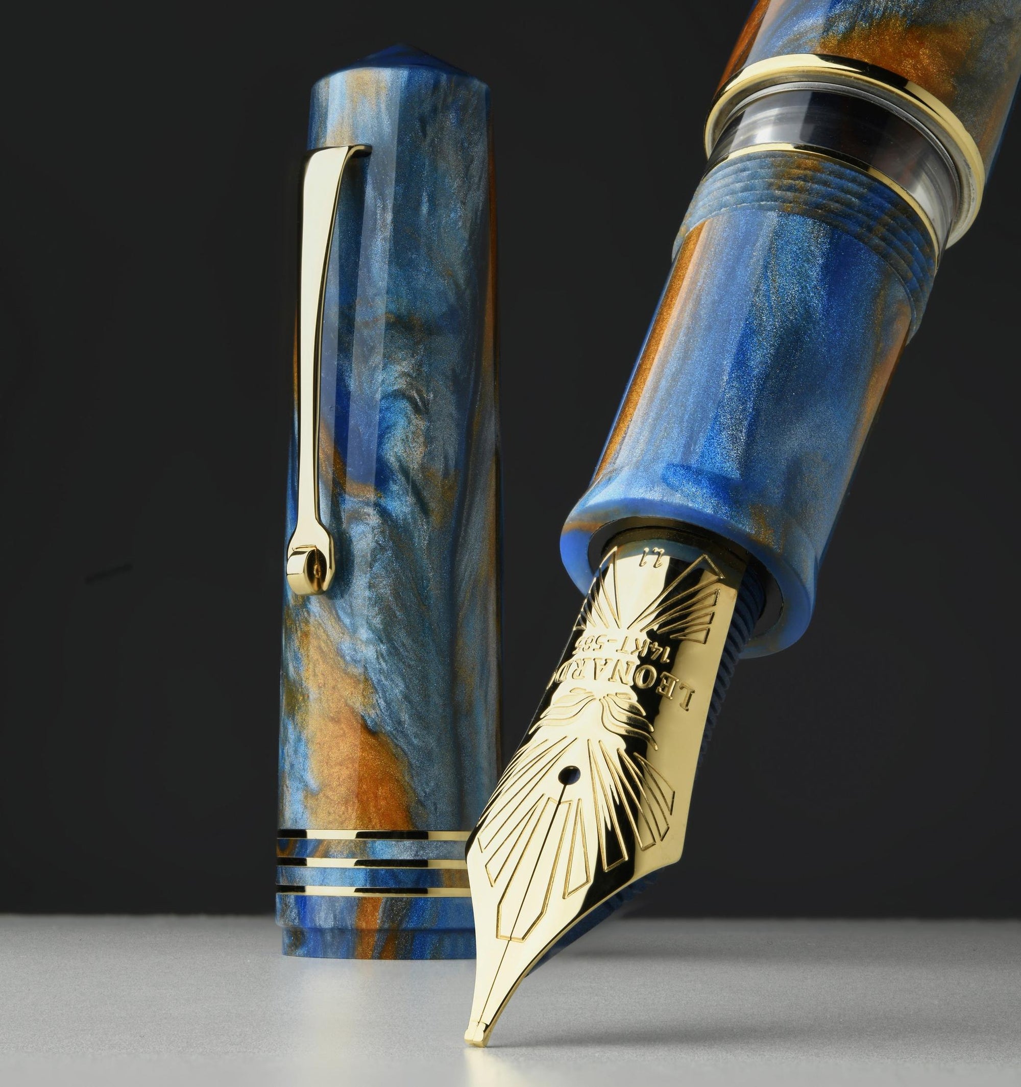 Leonardo Momento Zero Grande 2.0 Fountain Pen – Ocean Sunrise – GT #8 14K Gold