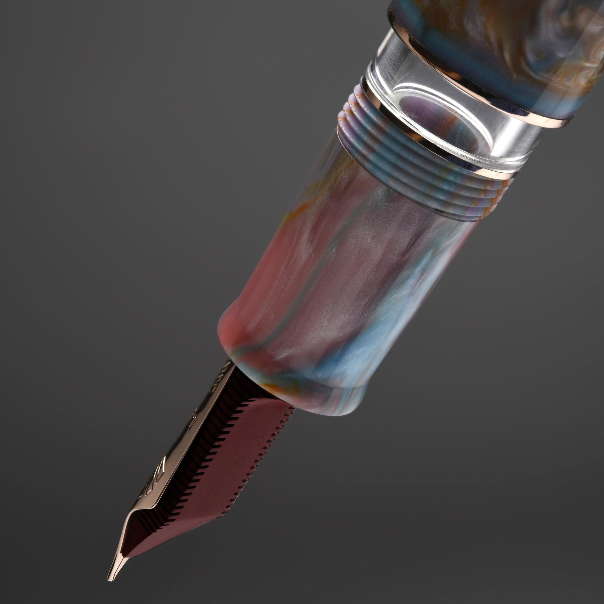 Leonardo Momento Zero Grande 2.0 Fountain Pen – Primary Manipulation 4 – RGT #8 14K Gold