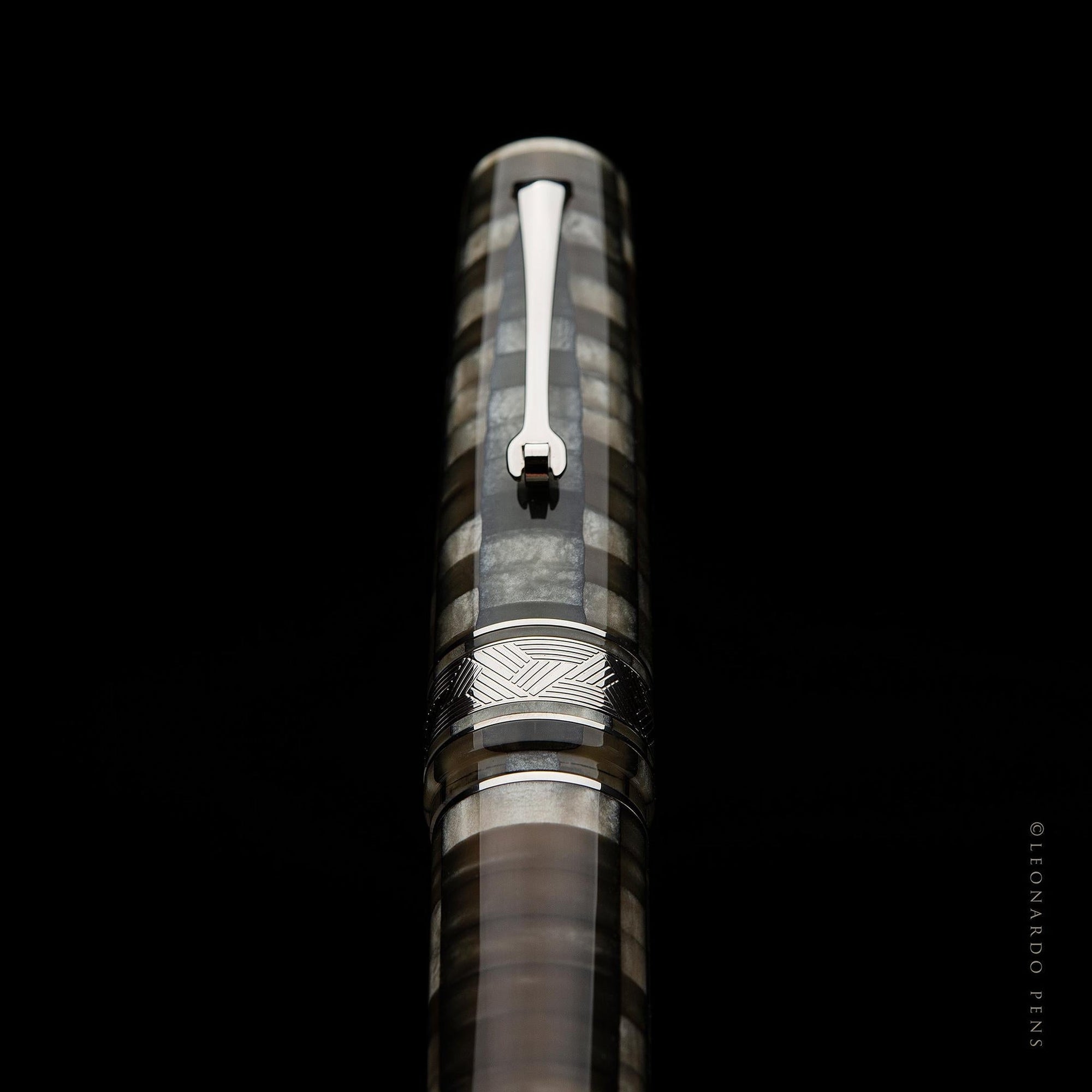 Leonardo Momento Zero Grande Fountain Pen – Mosaico Sand – ST #6