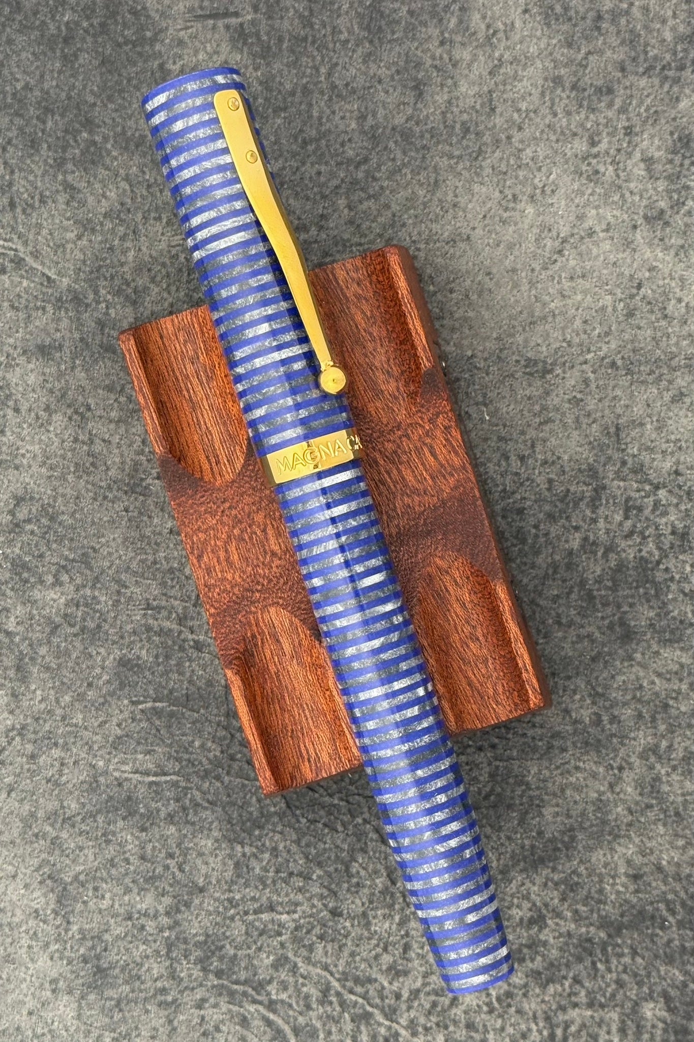 Magna Carta Mag 600 Dolmakalem 14k Gerçek Esnek Uç -Model - Mavi Stacked