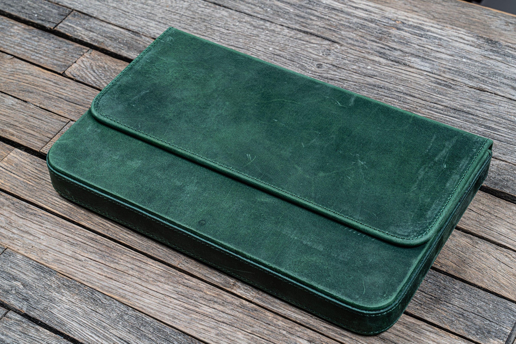 Magnum Opus 12&#39;li Kapaklı Deri Kalemlik - C.H. Forest Green