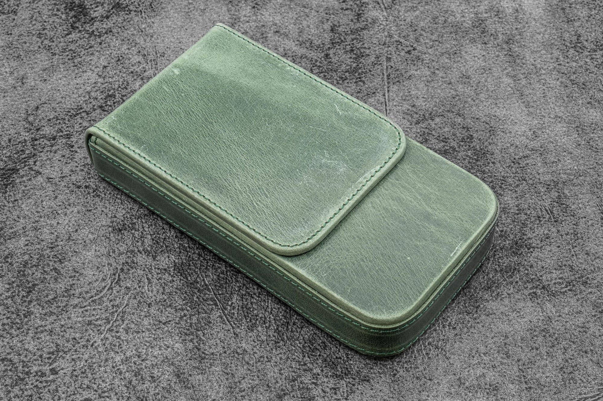 Magnum Opus 3&#39;lü Kapaklı Deri Kalemlik - C .H. Forest Green