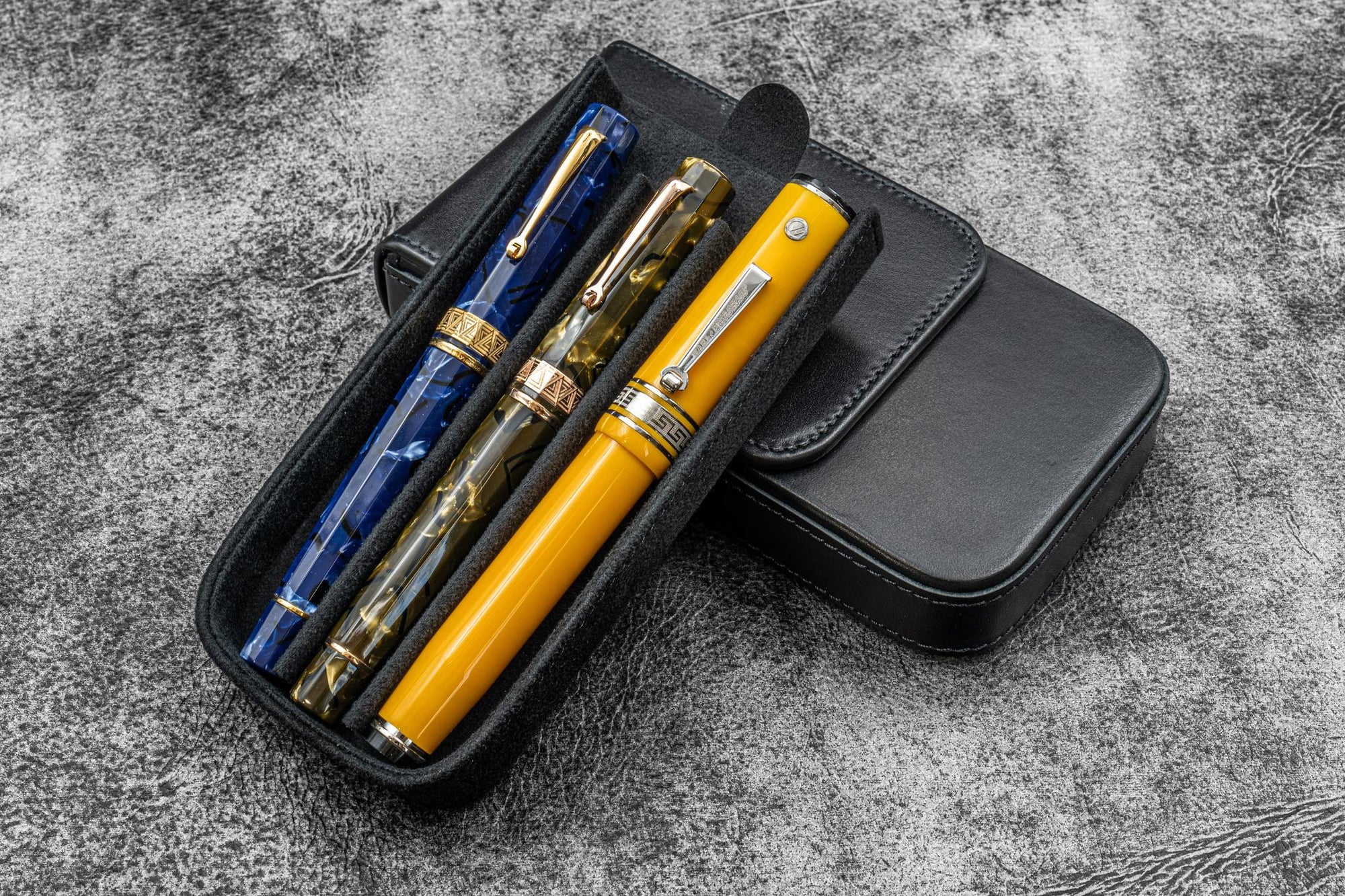 Magnum Opus 3&#39;lü Kapaklı Deri Kalemlik - Siyah