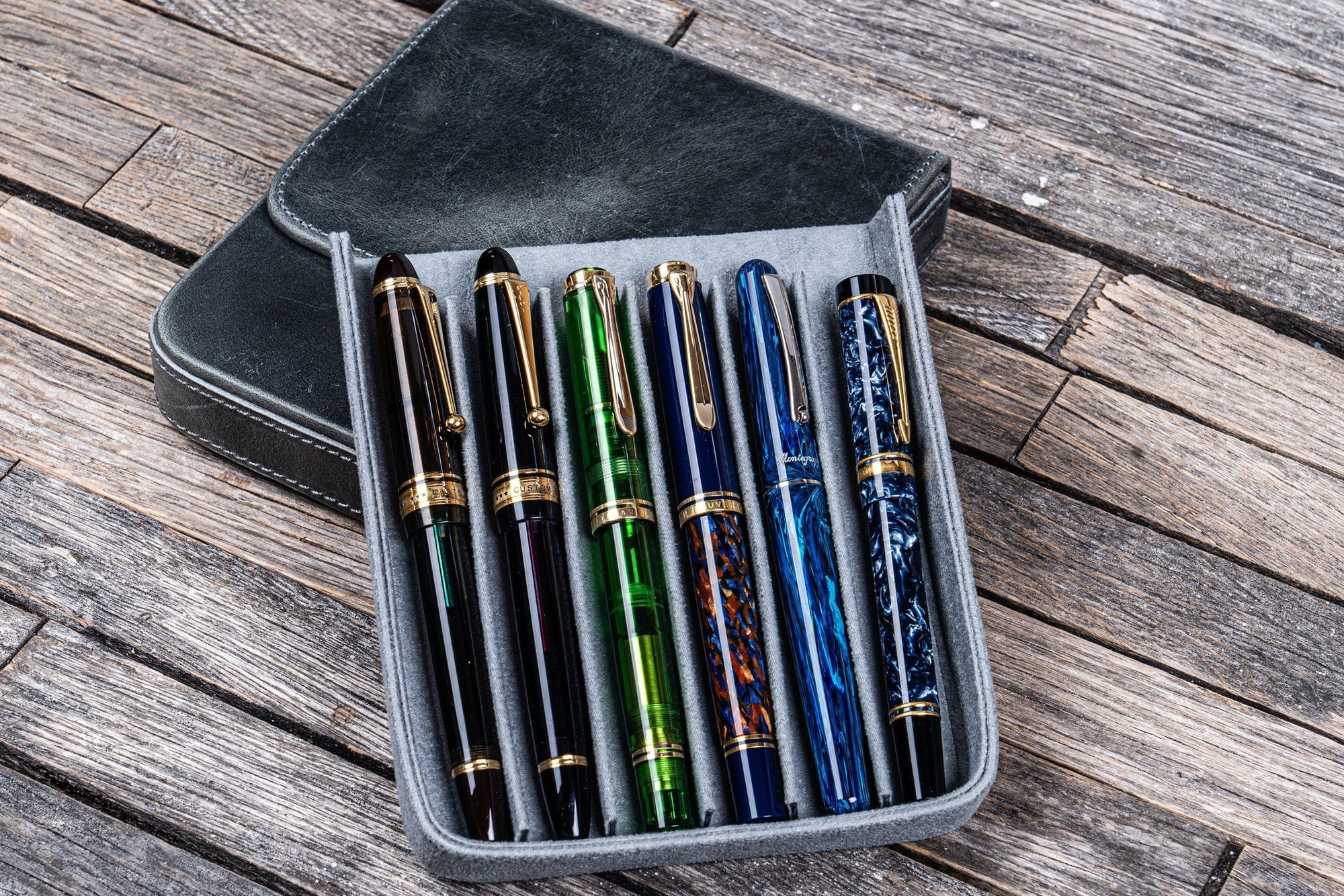 Magnum Opus 6&#39;lı Kapaklı Deri Kalemlik - C.H. Smoky