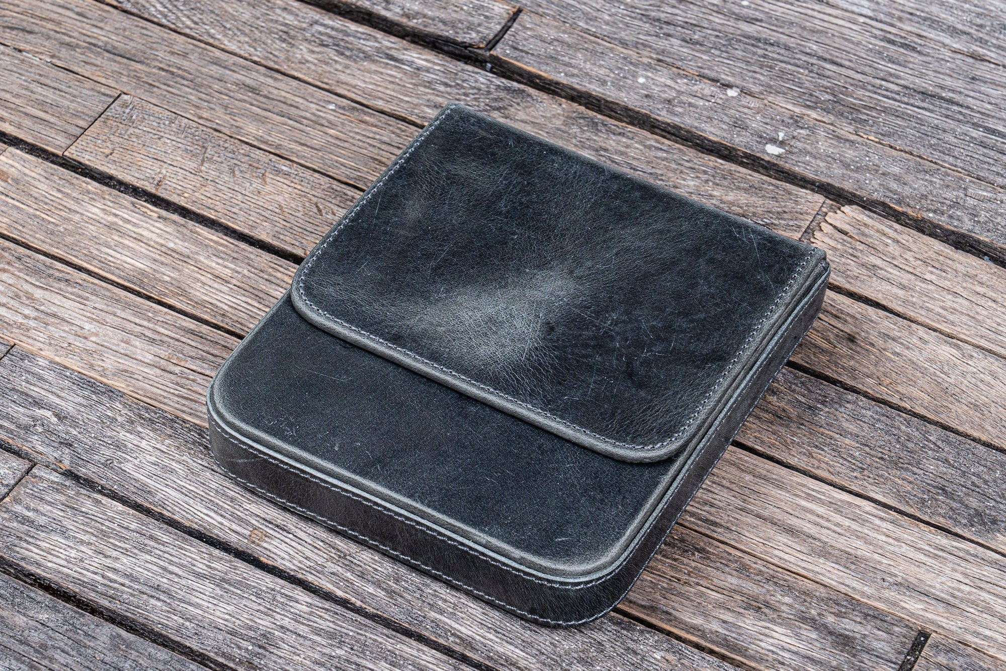 Magnum Opus 6&#39;lı Kapaklı Deri Kalemlik - C.H. Smoky