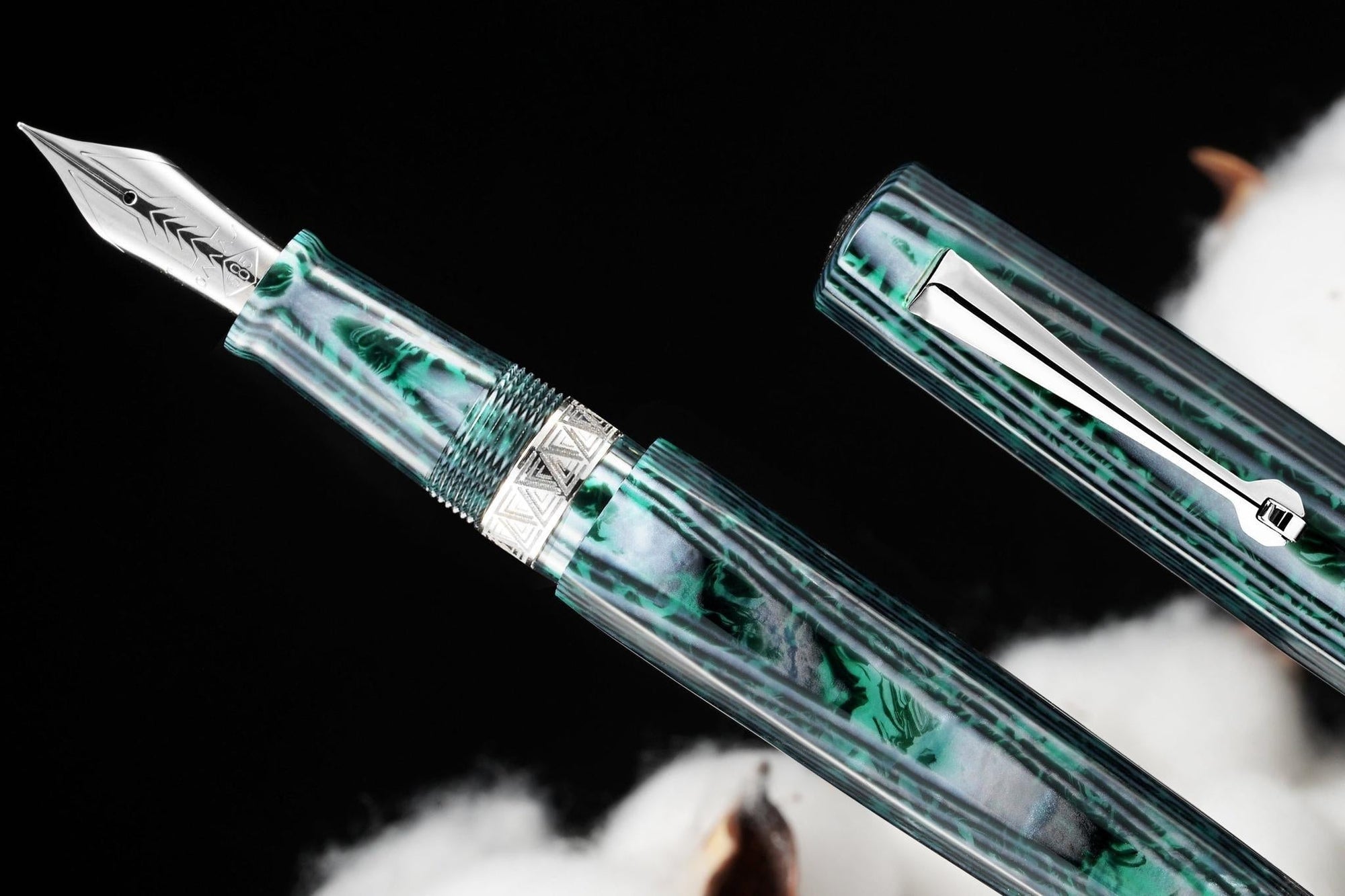 Omas Paragon Arco Verde Selüloid Dolmakalem