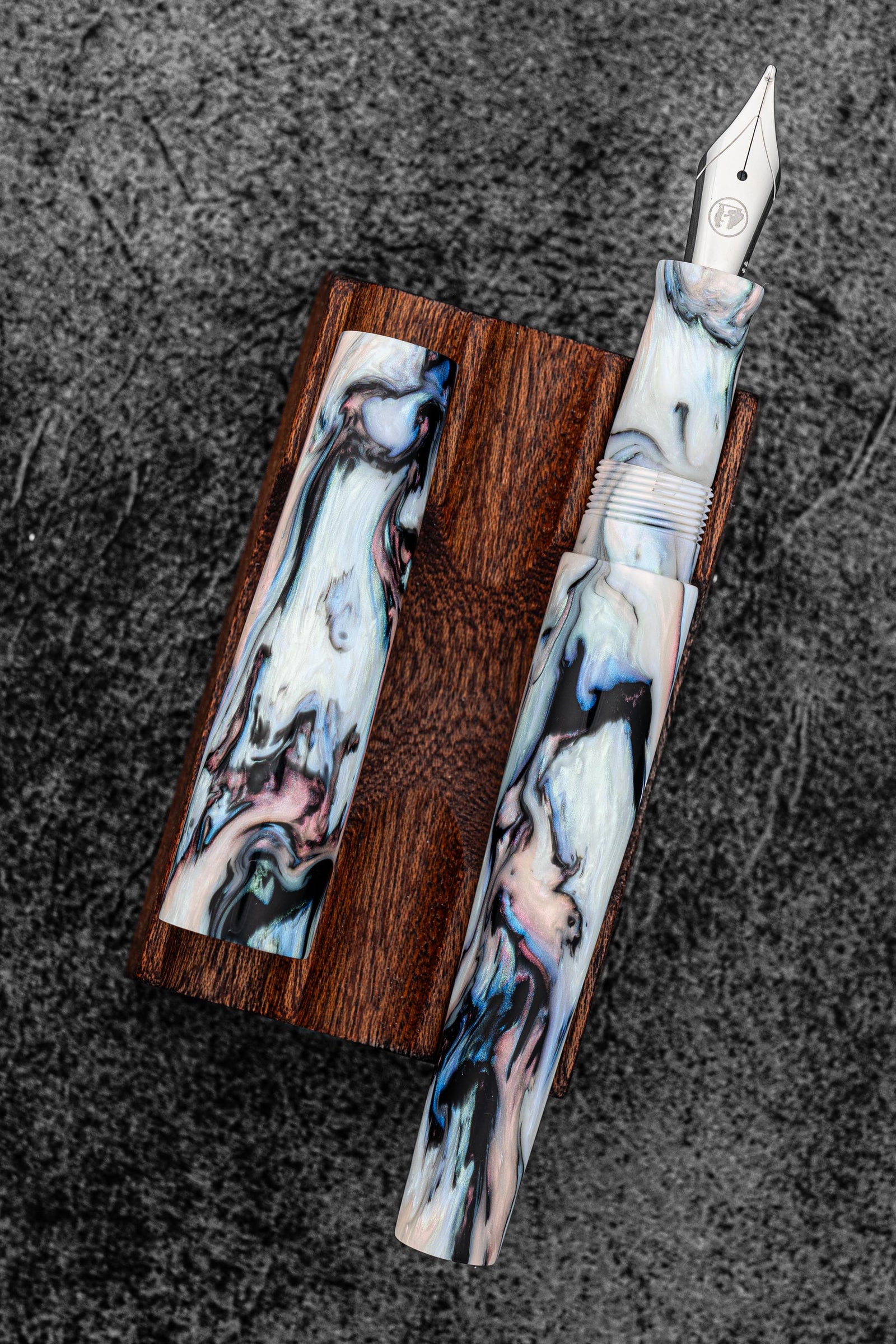 Studyo Agackakan x Galen - Dolma Kalem V1 - Red Abalone