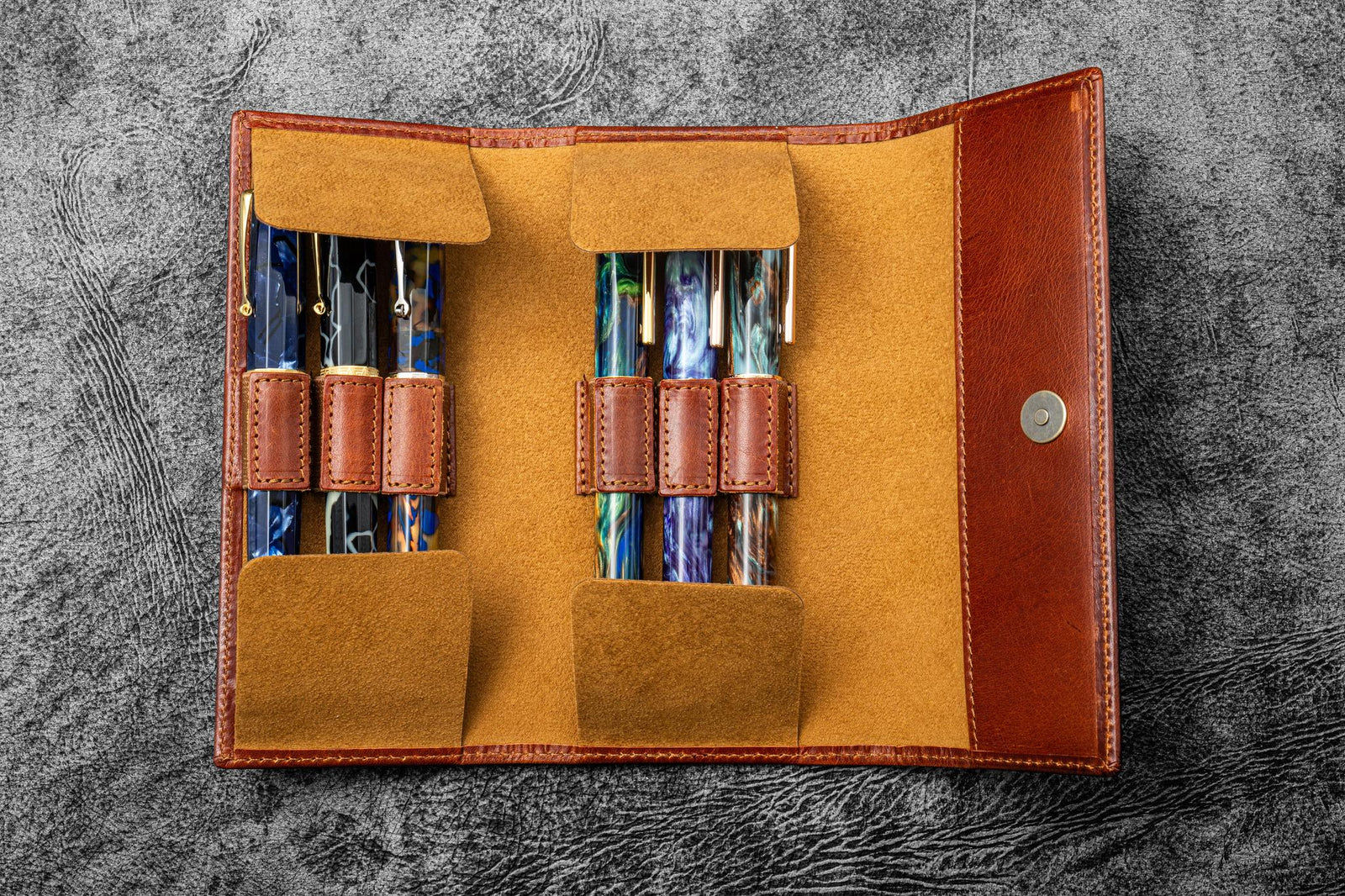 The Writer’s Pen Wrap - 6'lı Katlanabilir Kalem Kılıfı - Deep Konyak