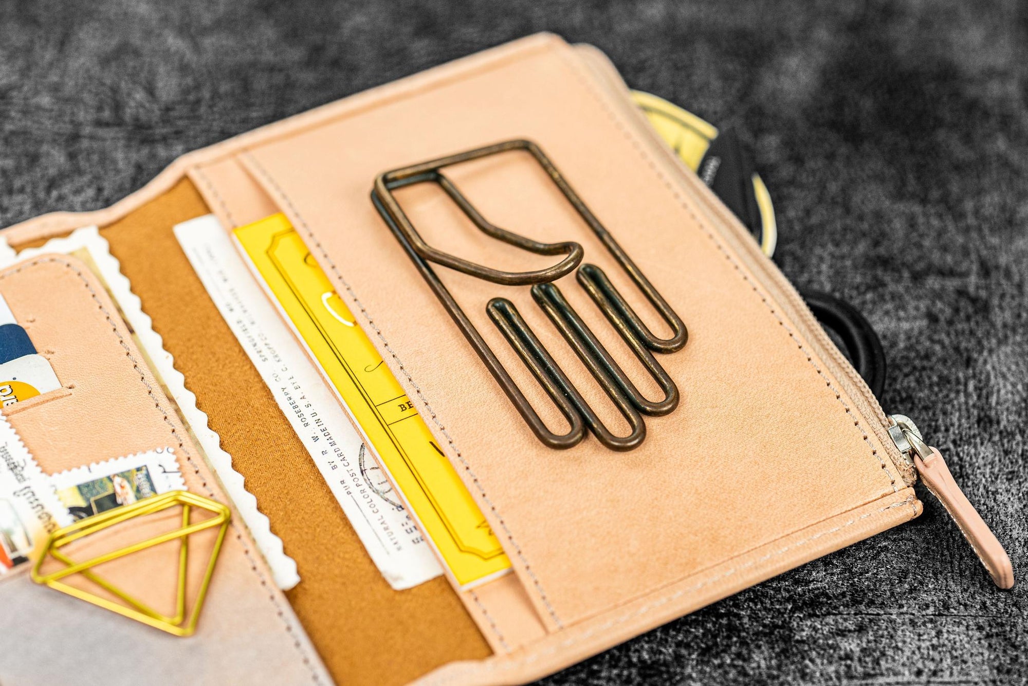 Traveler&#39;s Notebook için Deri Organizer - Passport Ebat - Undyed Leather