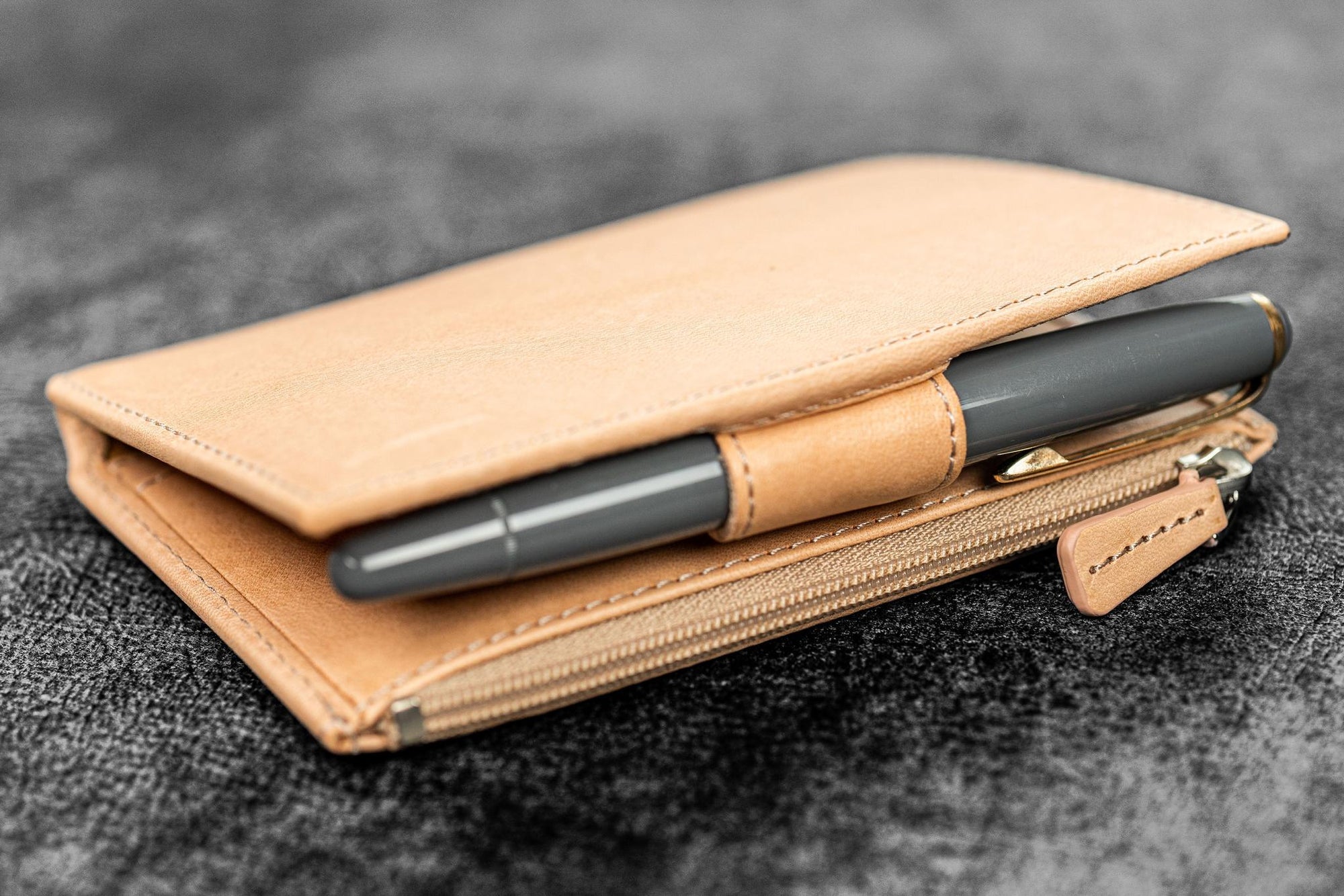 Traveler&#39;s Notebook için Deri Organizer - Passport Ebat - Undyed Leather