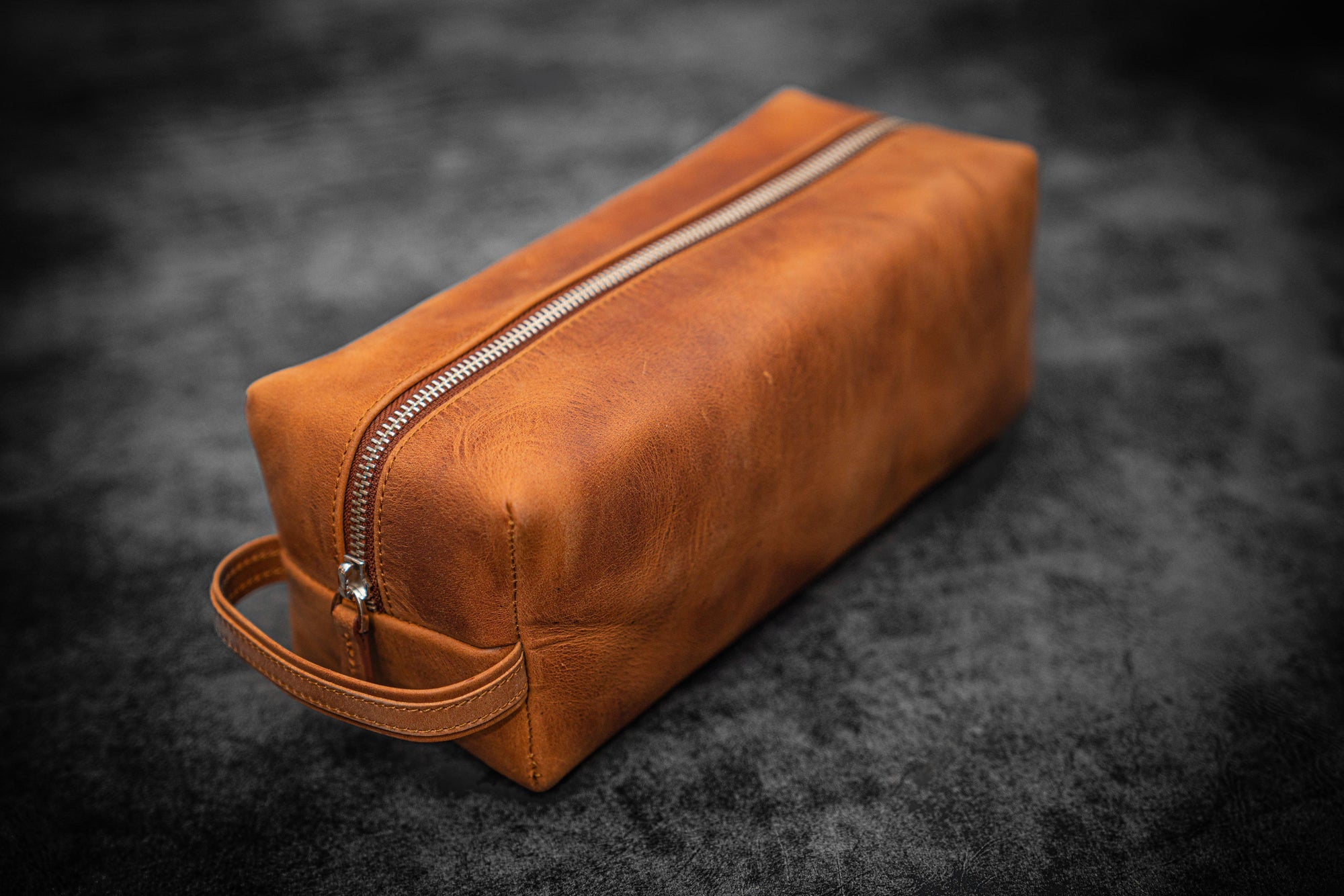 Leather Classic Dopp Kit &amp; Travel Toiletry Bag - Crazy Horse Tan-Galen Leather